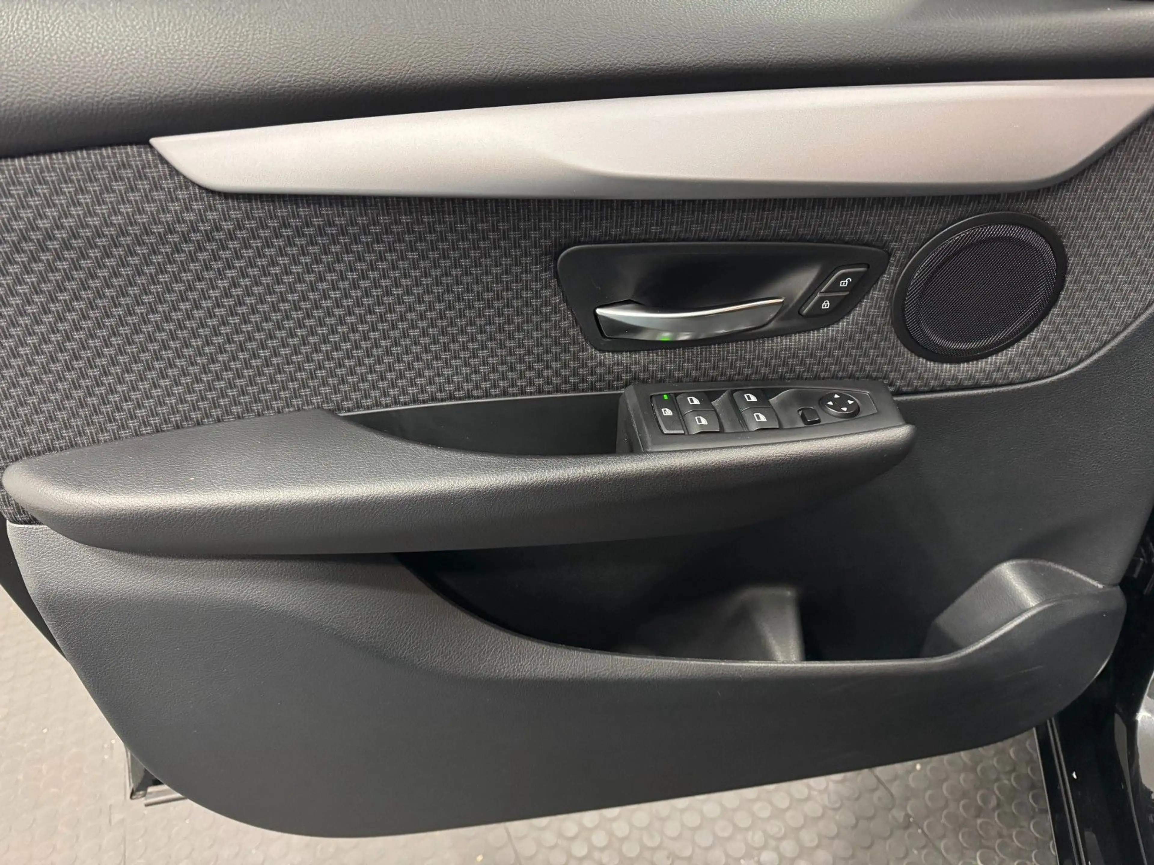 BMW 220 Advantage*LED*PDC*SHZ*NAVI* — photo 11