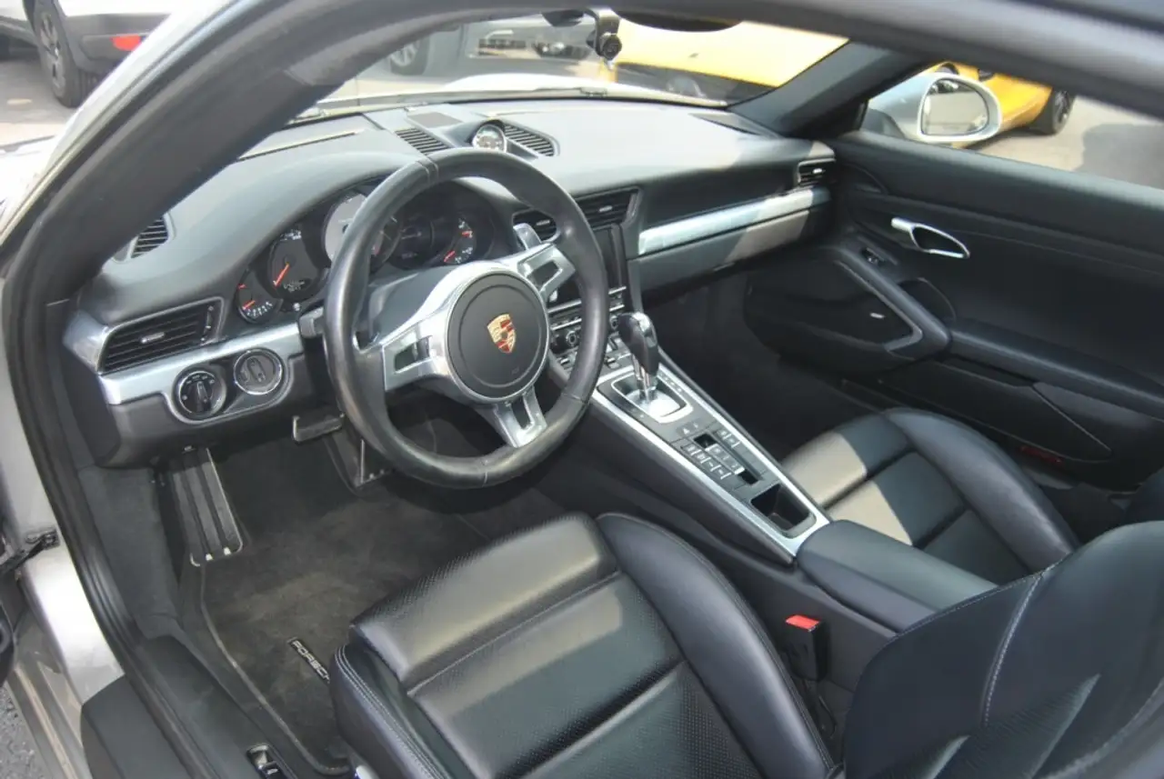 Porsche 911 снимка Porsche 911