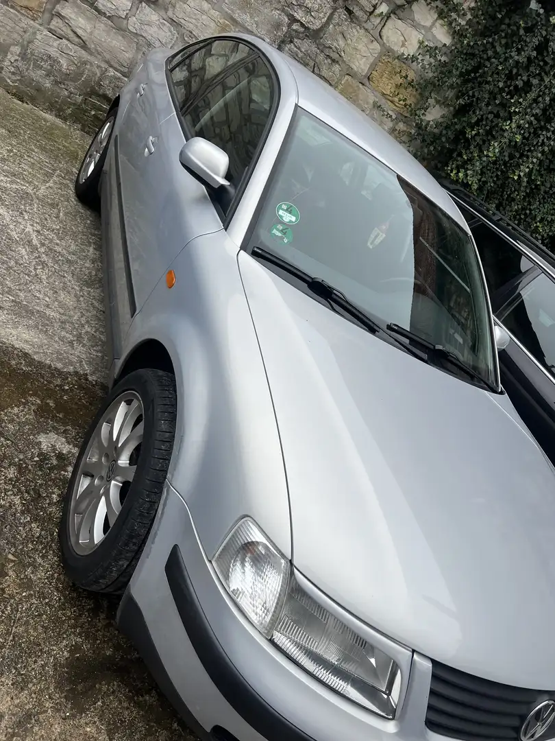 Volkswagen Passat 1.6 Comfortline - 2