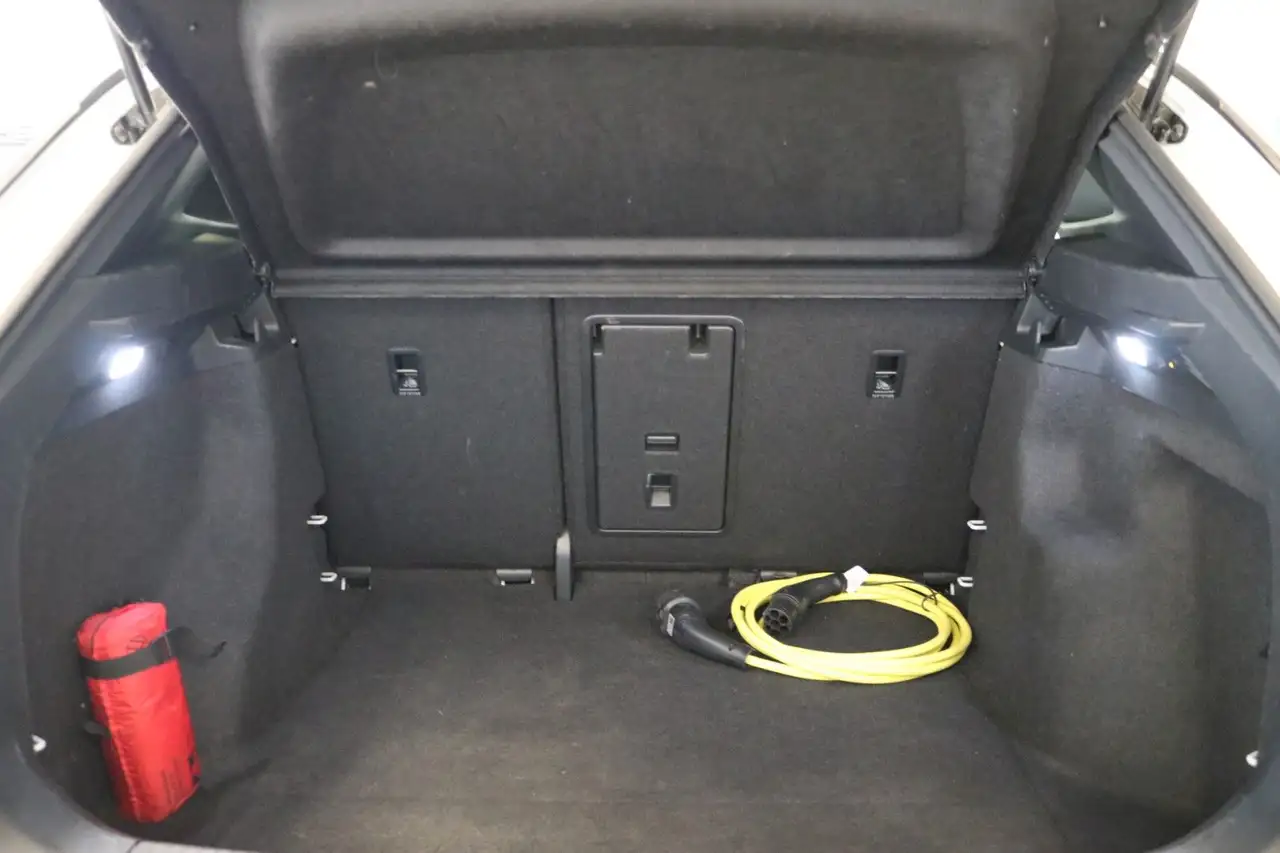 2023 Volkswagen ID.4 Pro Performance Sportpaket Matrix Pano 97%, photograph 8