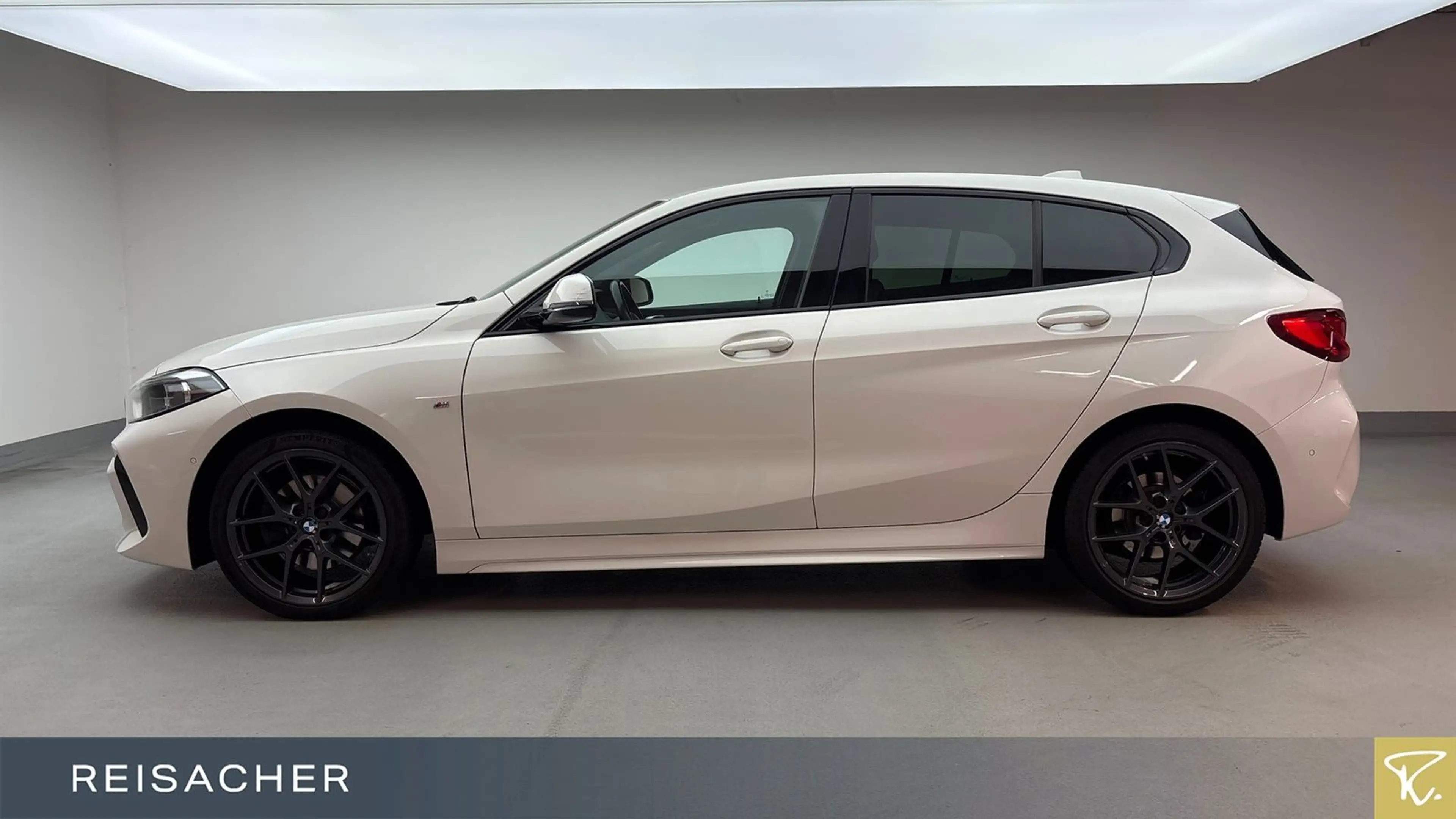 BMW 118 dA M-Sport LCProf HUD RFK Hifi LM18" SLI — photo 9