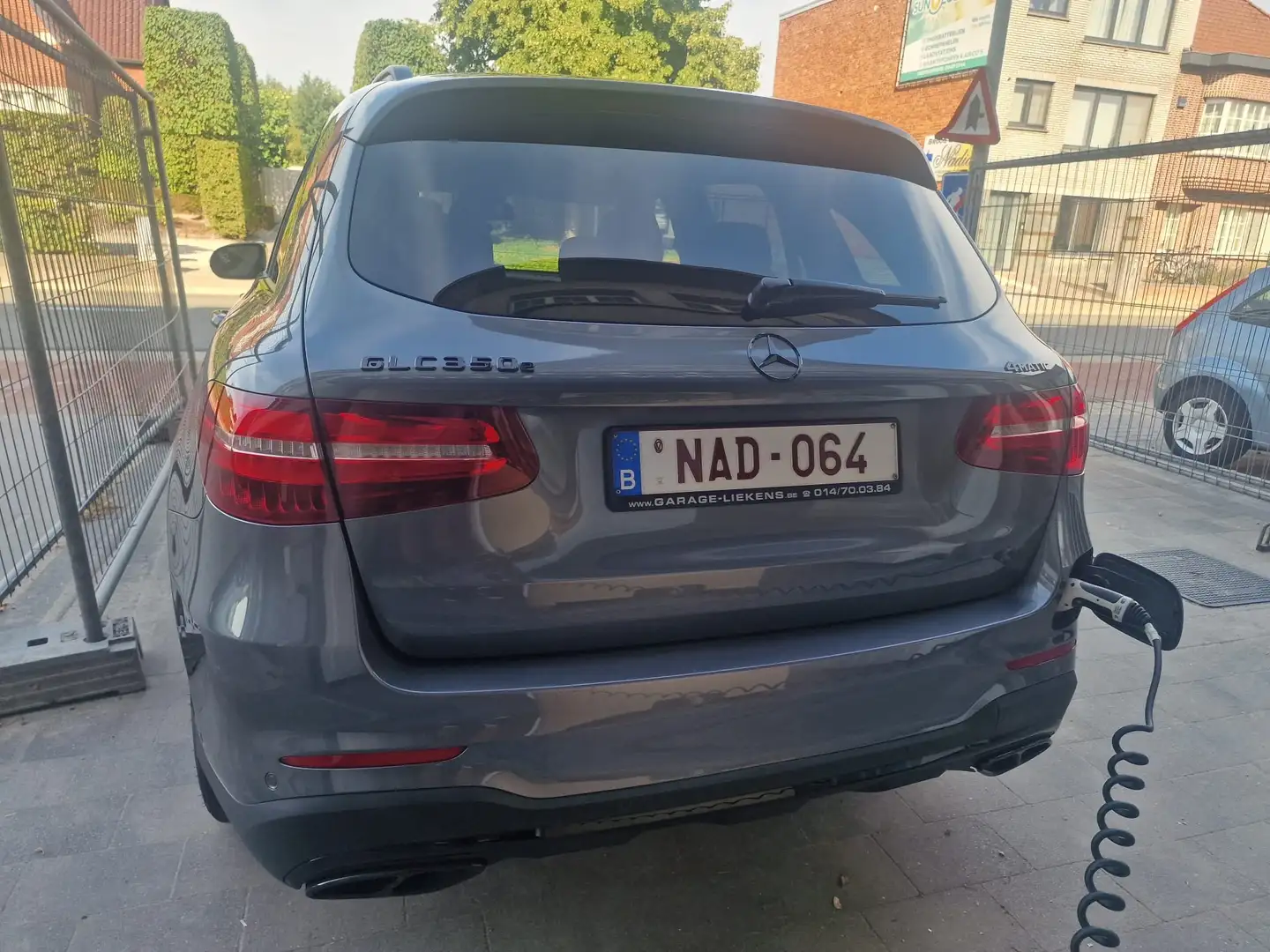 Mercedes-Benz GLC 350 GLC 350 e 4Matic 7G-TRONICAMG Line Grijs - 2