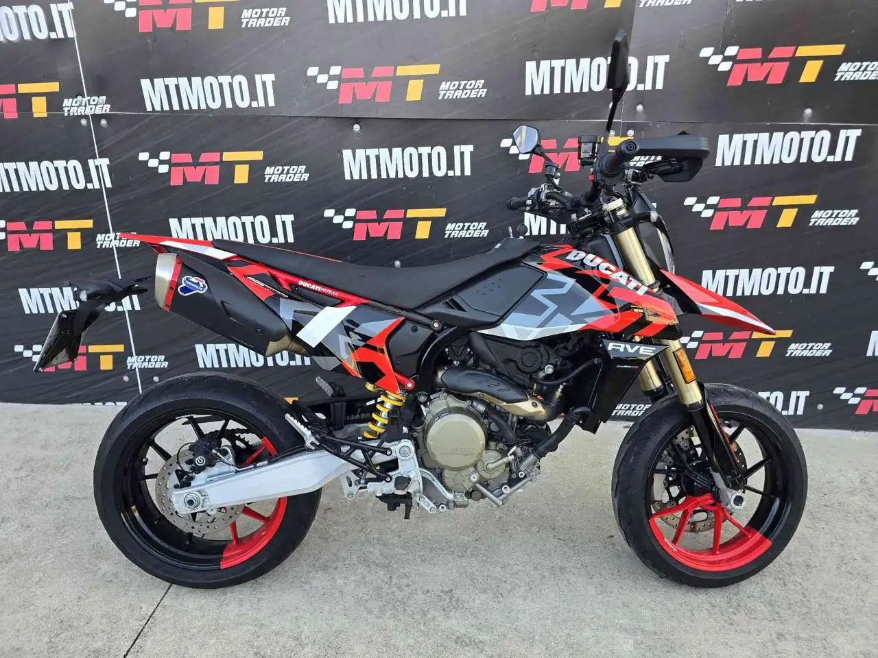 Ducati Hypermotard 698