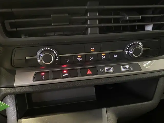 Opel Vivaro view 11