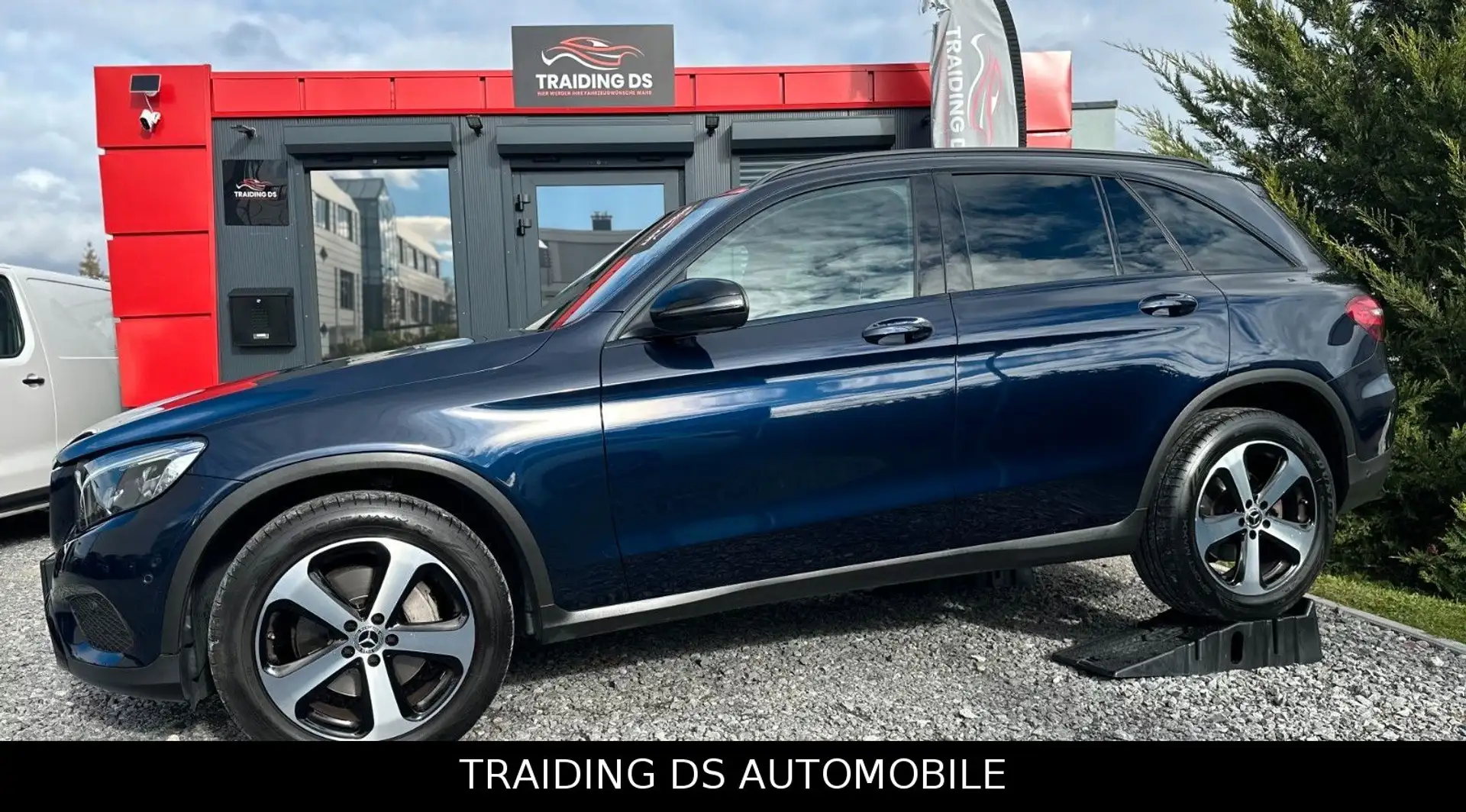 Mercedes-Benz GLC 220 d 4Matic / TEIL-LEDER / LED / AMBIENTE Blau - 2