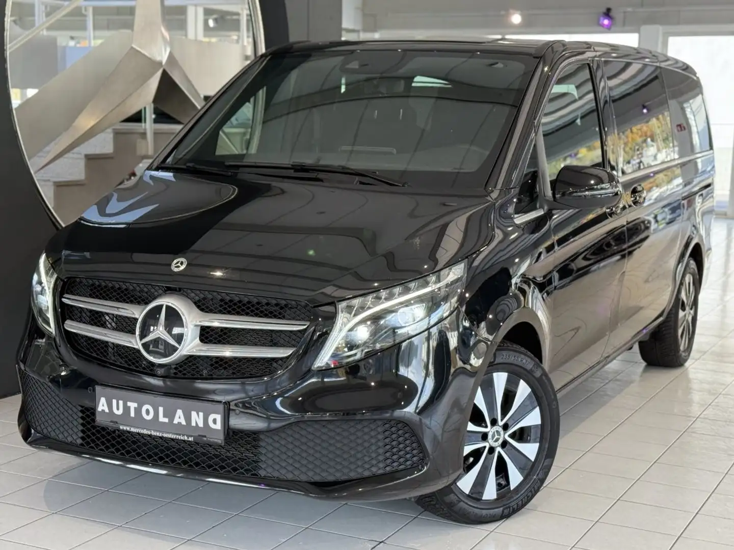 Mercedes-Benz V 220 d AVANTGARDE 4MATIC lang NP 122.000.- Mwst ausw.! Noir - 1