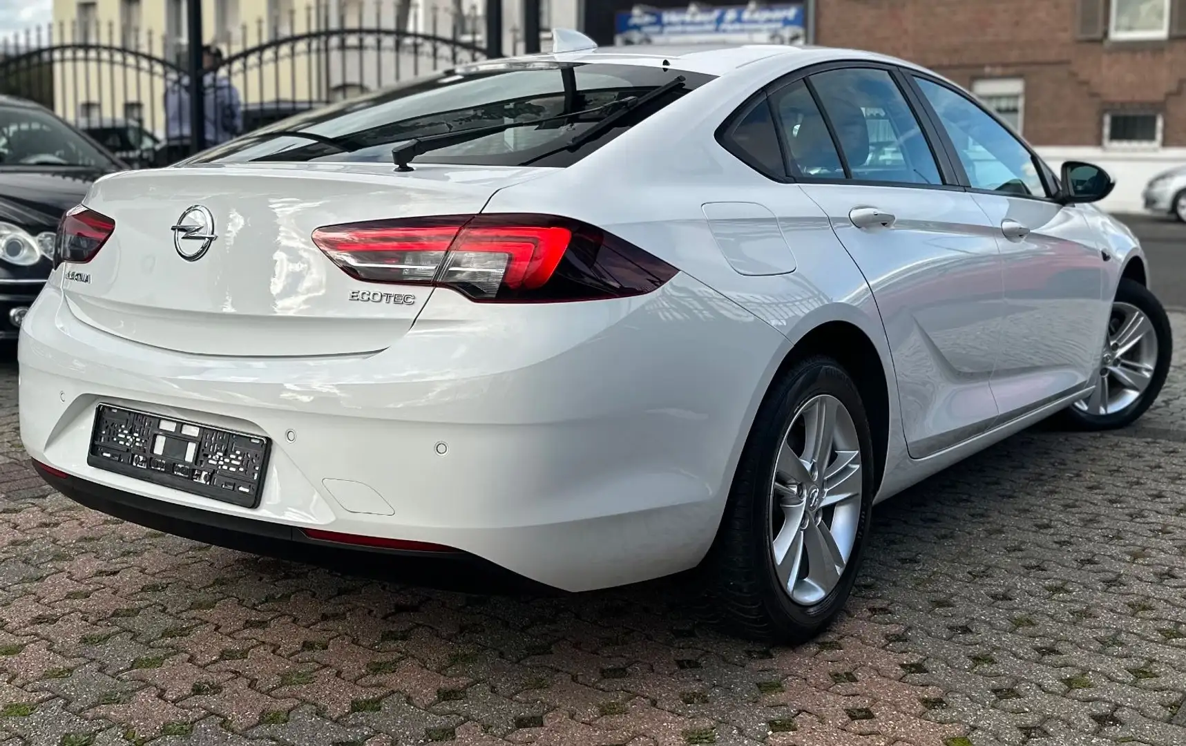 Opel Insignia INSIGNIA *EDITION*SHZ-PDC-TEMPOMAT-APPLE CARPLAY Blanc - 2