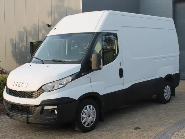 Iveco Daily 35C13SV 2.3 Turbo WG (3520)/77.000Km/CAM/LIFT/NAVI/CARPLAY/BTW-WAGEN