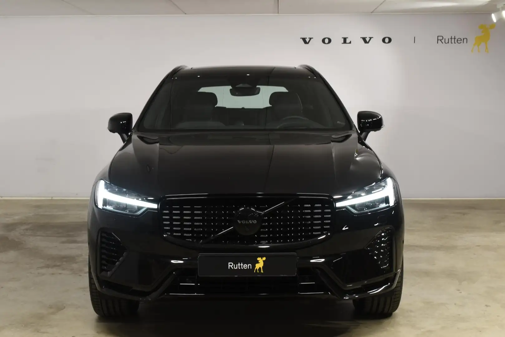 Volvo XC60 T6 350PK Automaat AWD Plus Black Edition / Navigat Noir - 2