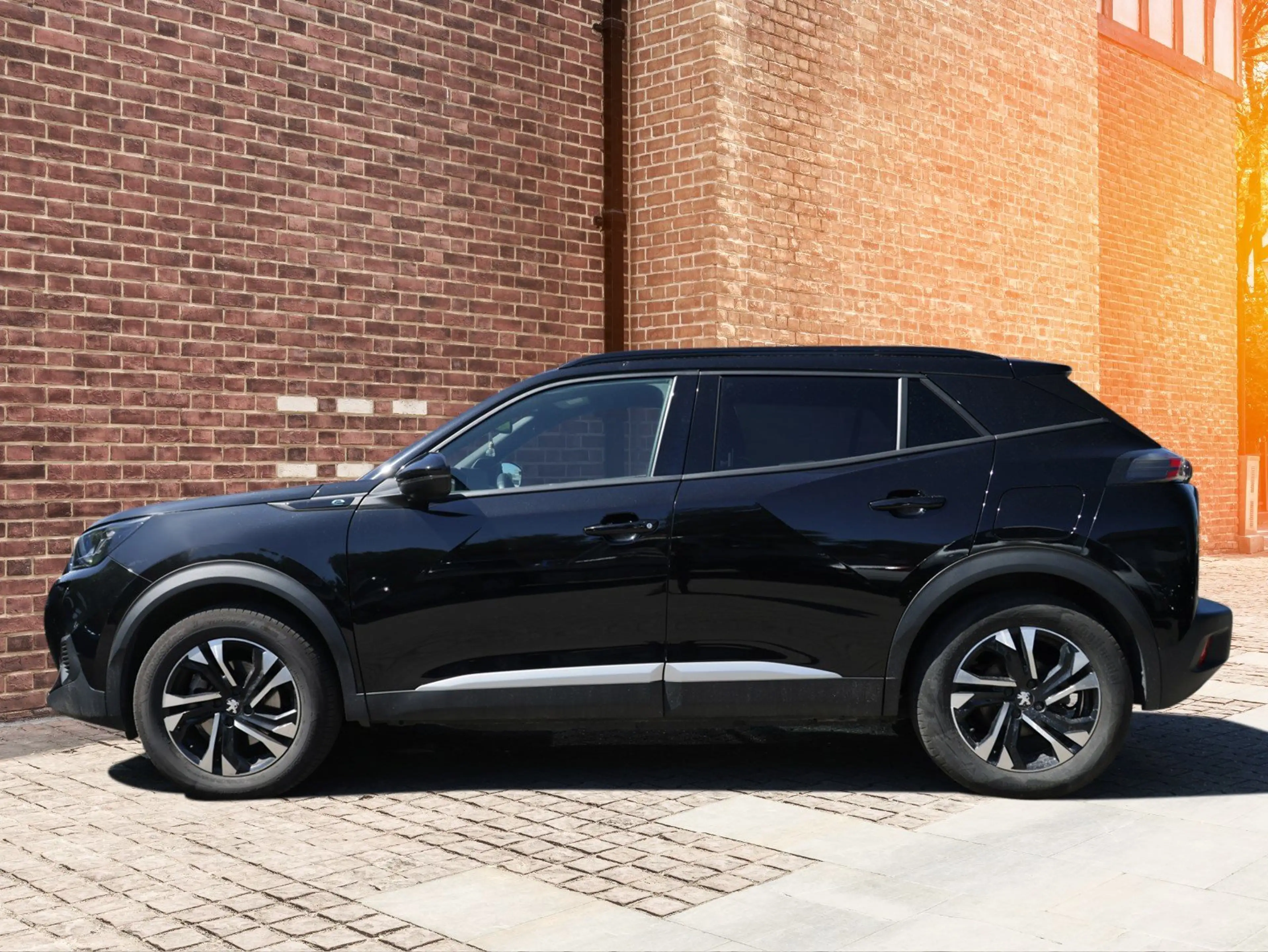 Peugeot e-2008 Allure Pack — photo 4