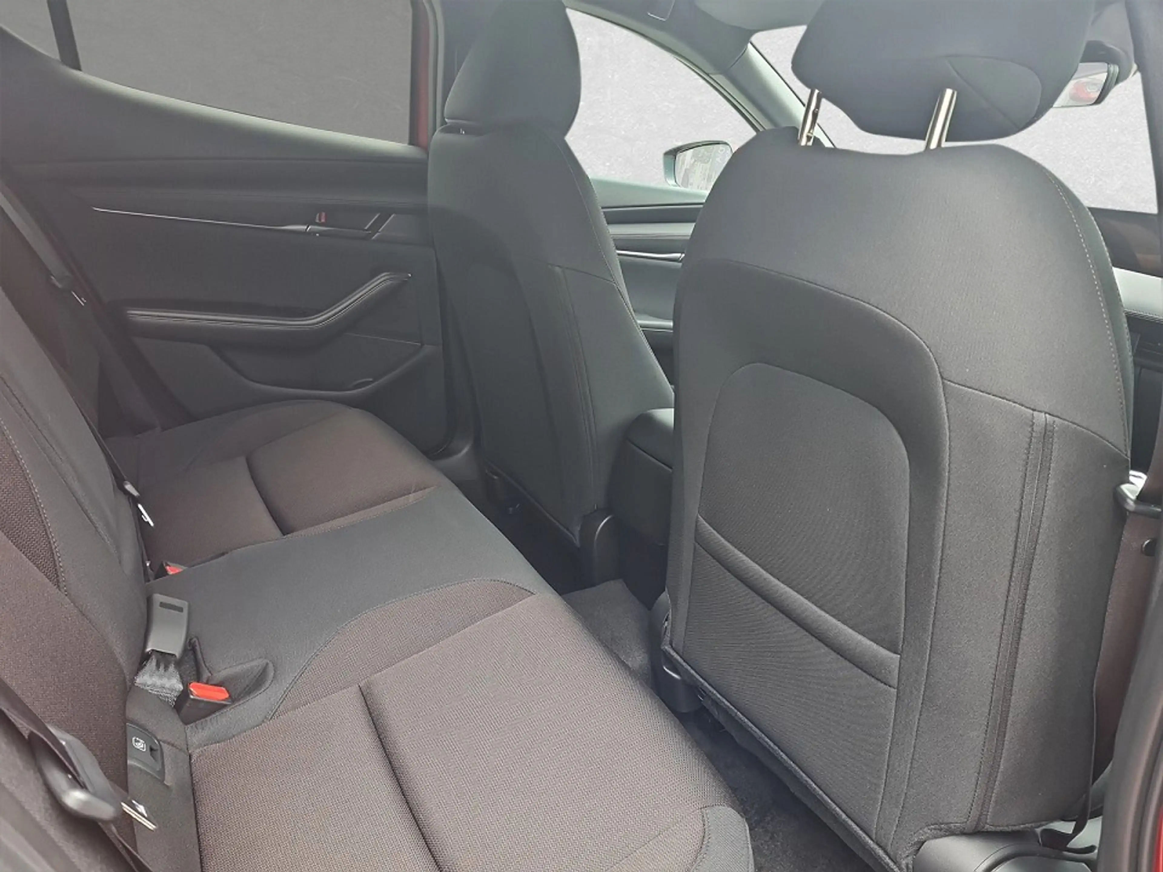 Mazda 3 2.5L e-SKYACTIV G 140ps 6AT Exclusive-Line — photo 4