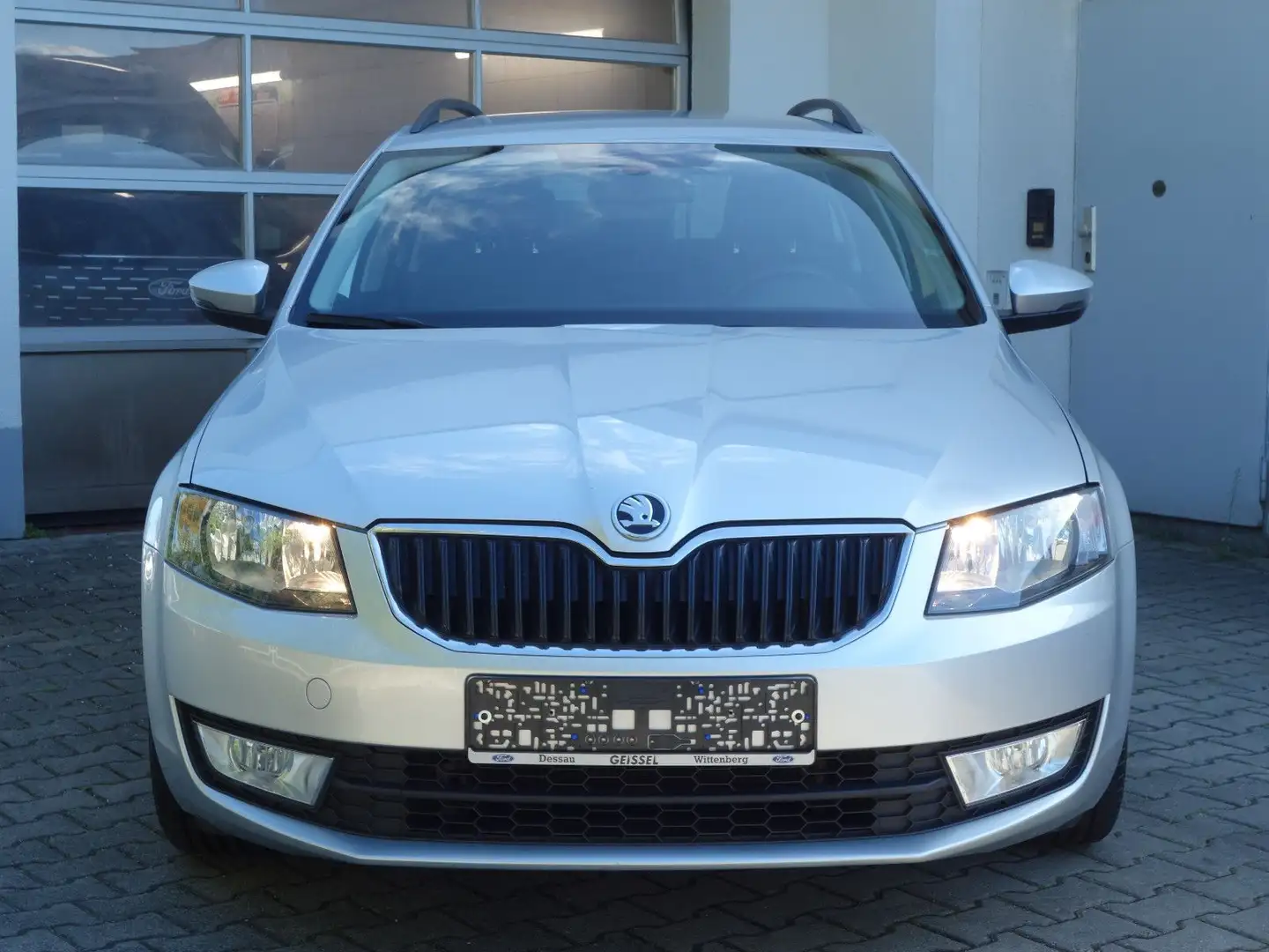Skoda Octavia Combi Style KLIMA DAB Alu Sitzheizung Grijs - 2