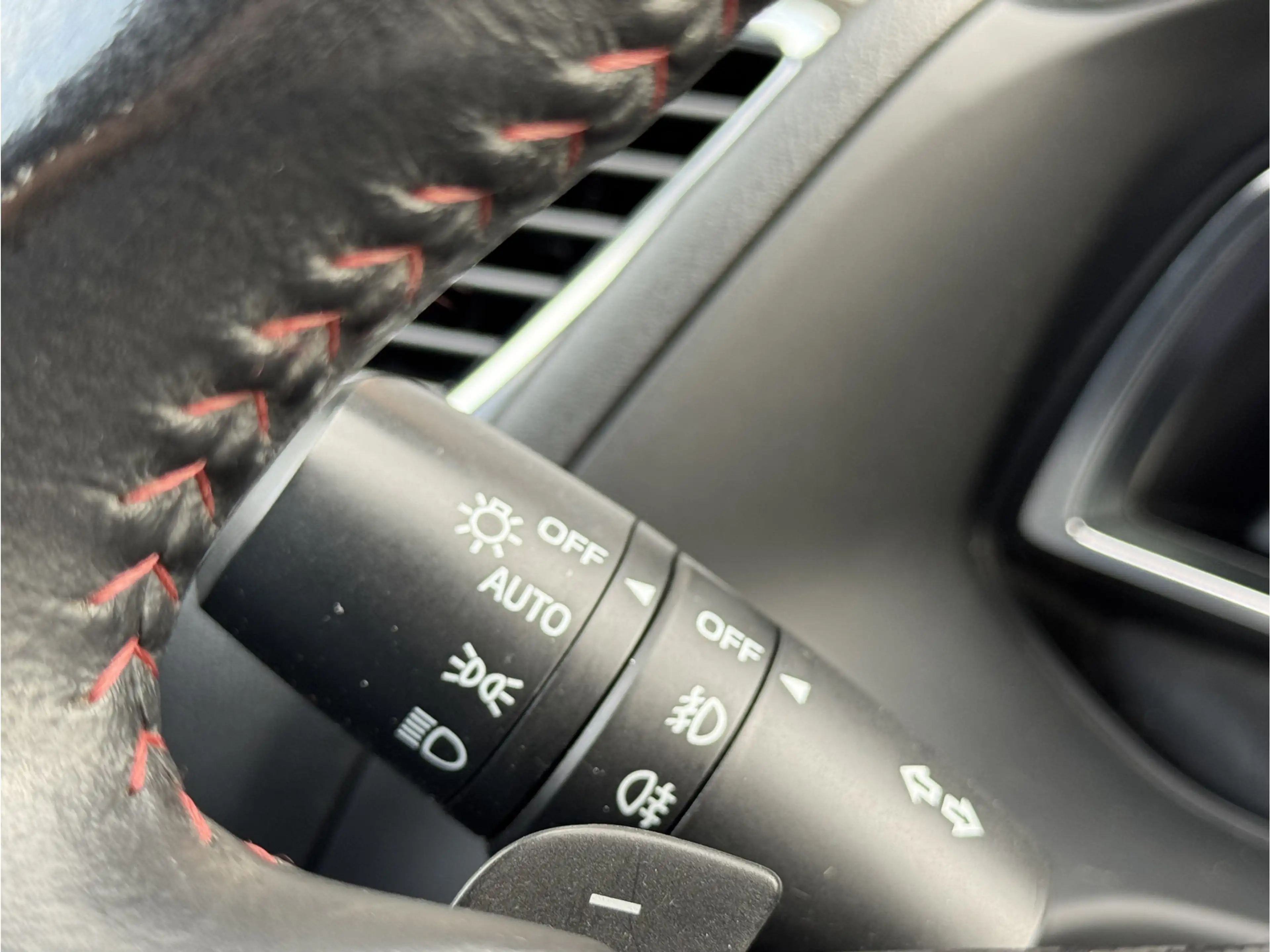 Mazda 3 2.0 GT-M | NL-AUTO! | LEDER! | NAVI! | TREKHAAK! — photo 21