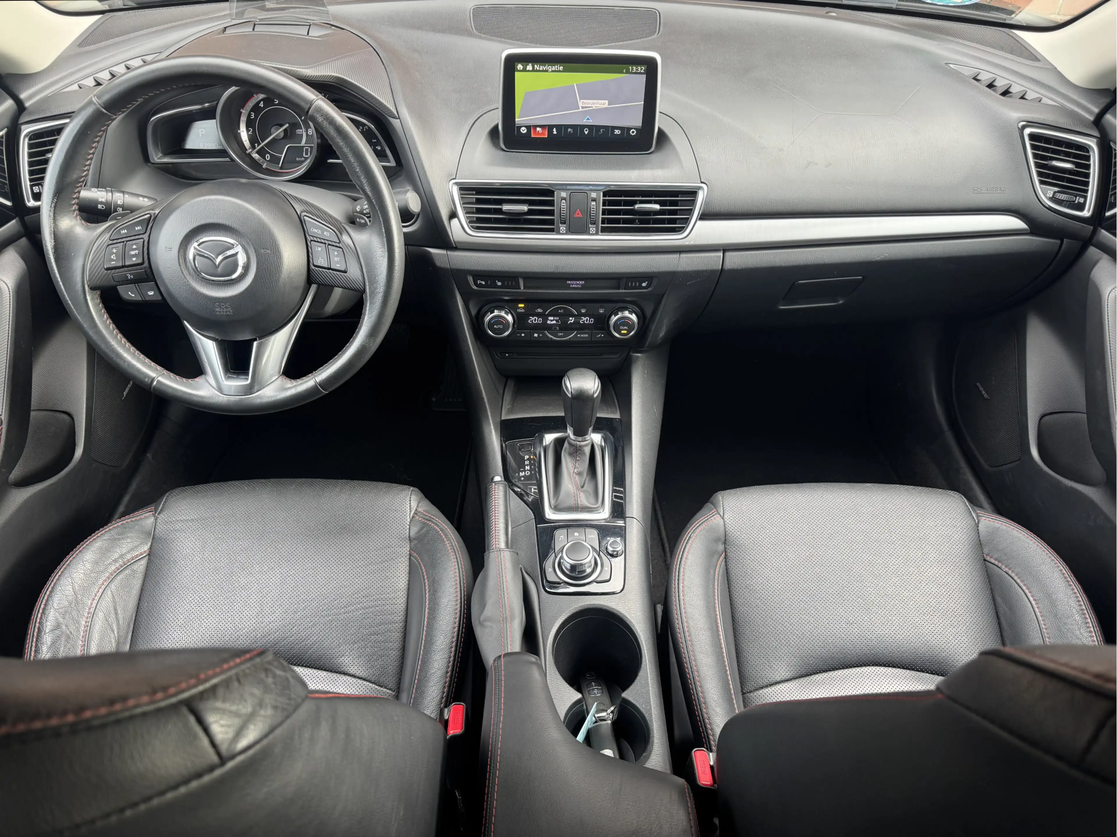 Mazda 3 2.0 GT-M | NL-AUTO! | LEDER! | NAVI! | TREKHAAK! — photo 10
