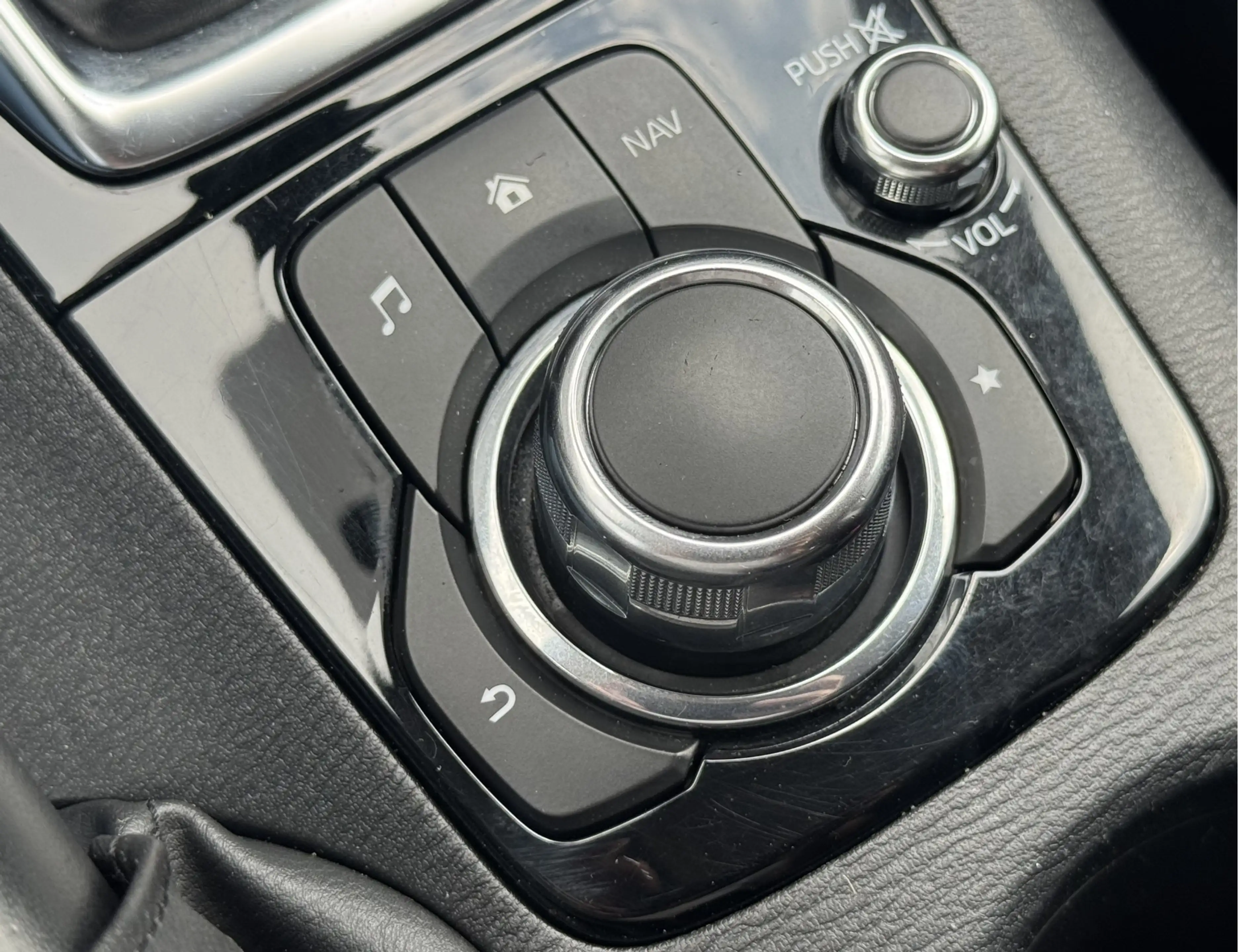 Mazda 3 2.0 GT-M | NL-AUTO! | LEDER! | NAVI! | TREKHAAK! — photo 17