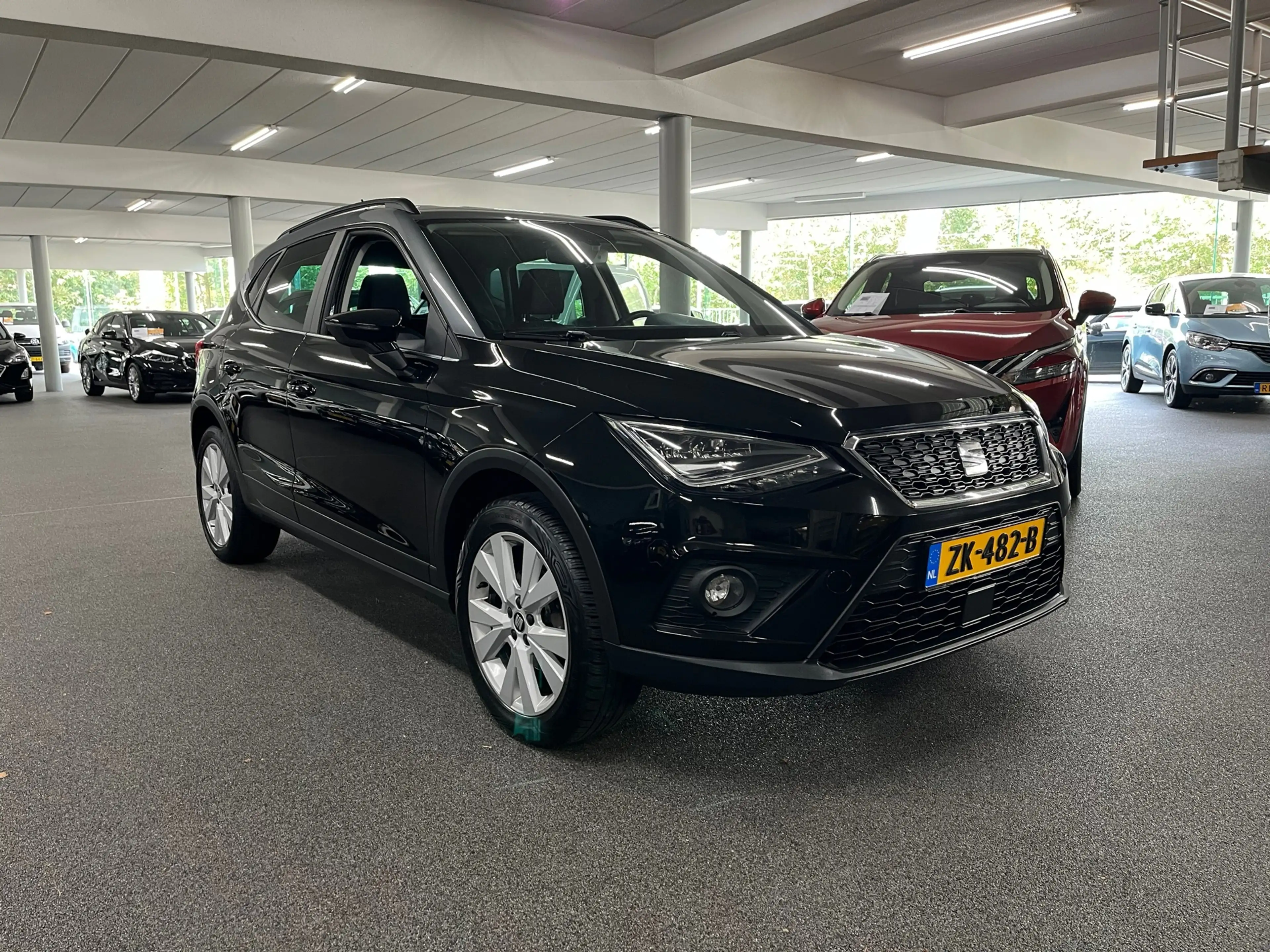 SEAT Arona 1.0 TSI Xcellence Launch Edition / Navi /Apple Car — photo 3