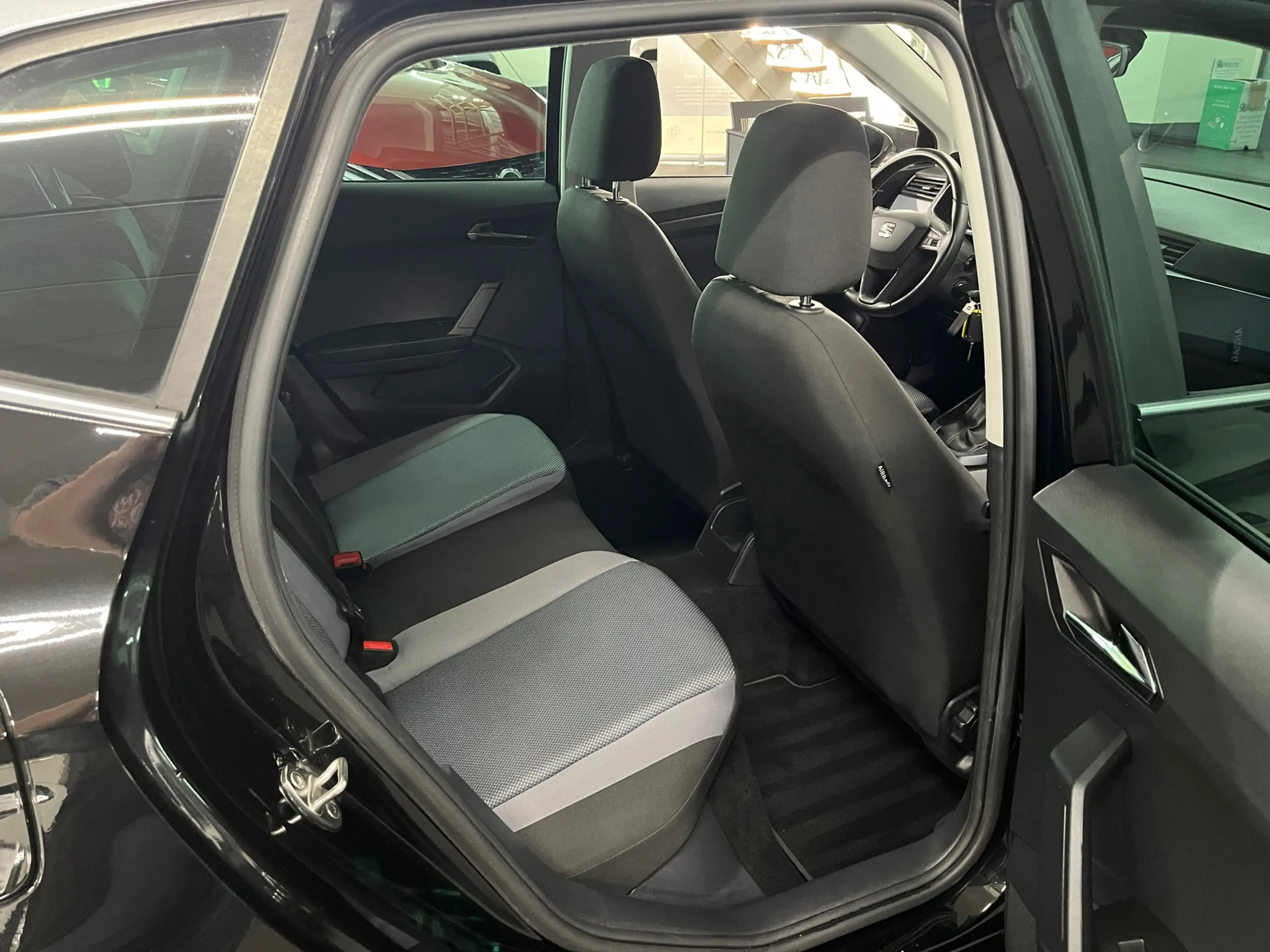 SEAT Arona 1.0 TSI Xcellence Launch Edition / Navi /Apple Car — photo 14