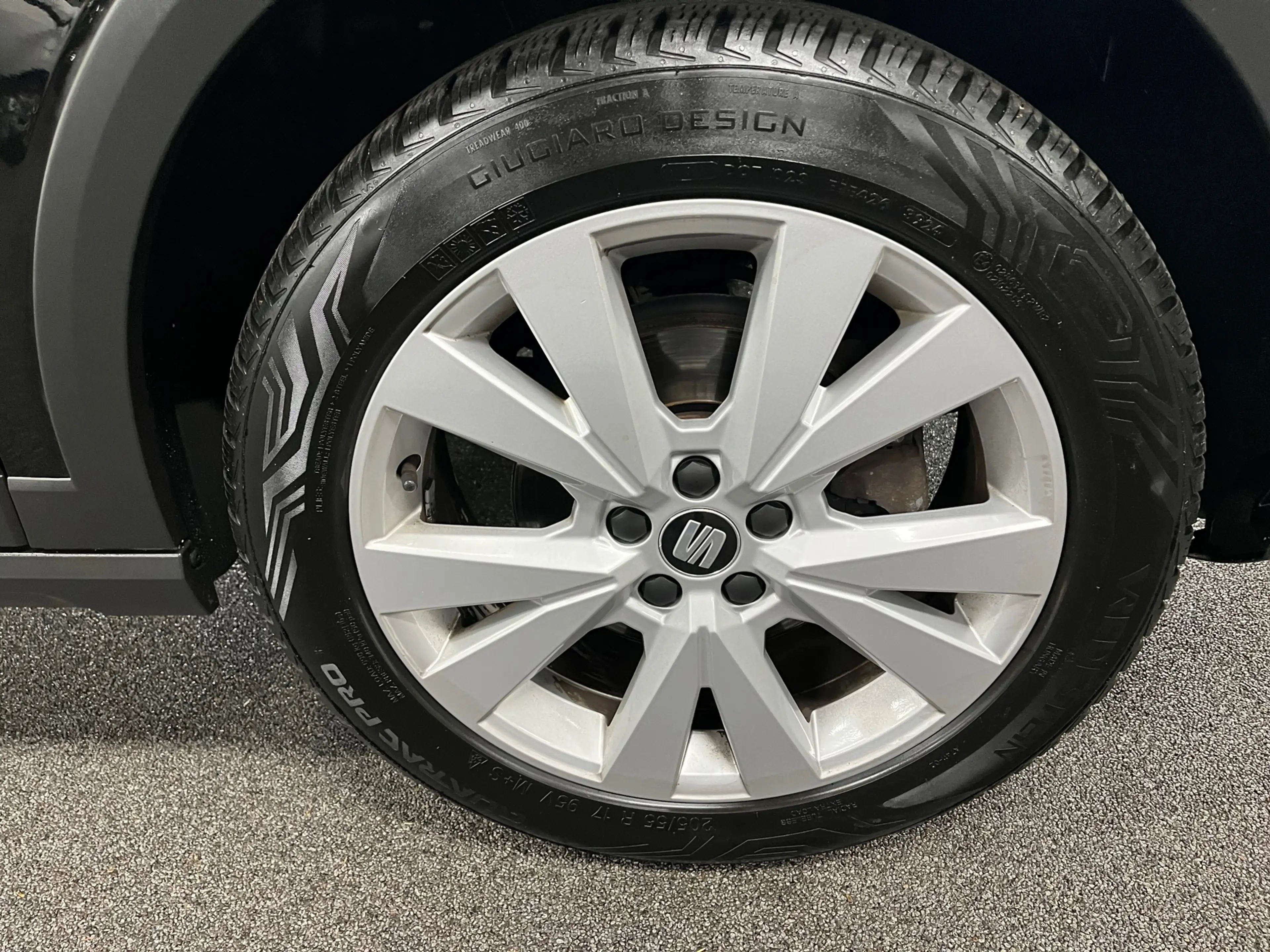 SEAT Arona 1.0 TSI Xcellence Launch Edition / Navi /Apple Car — photo 6
