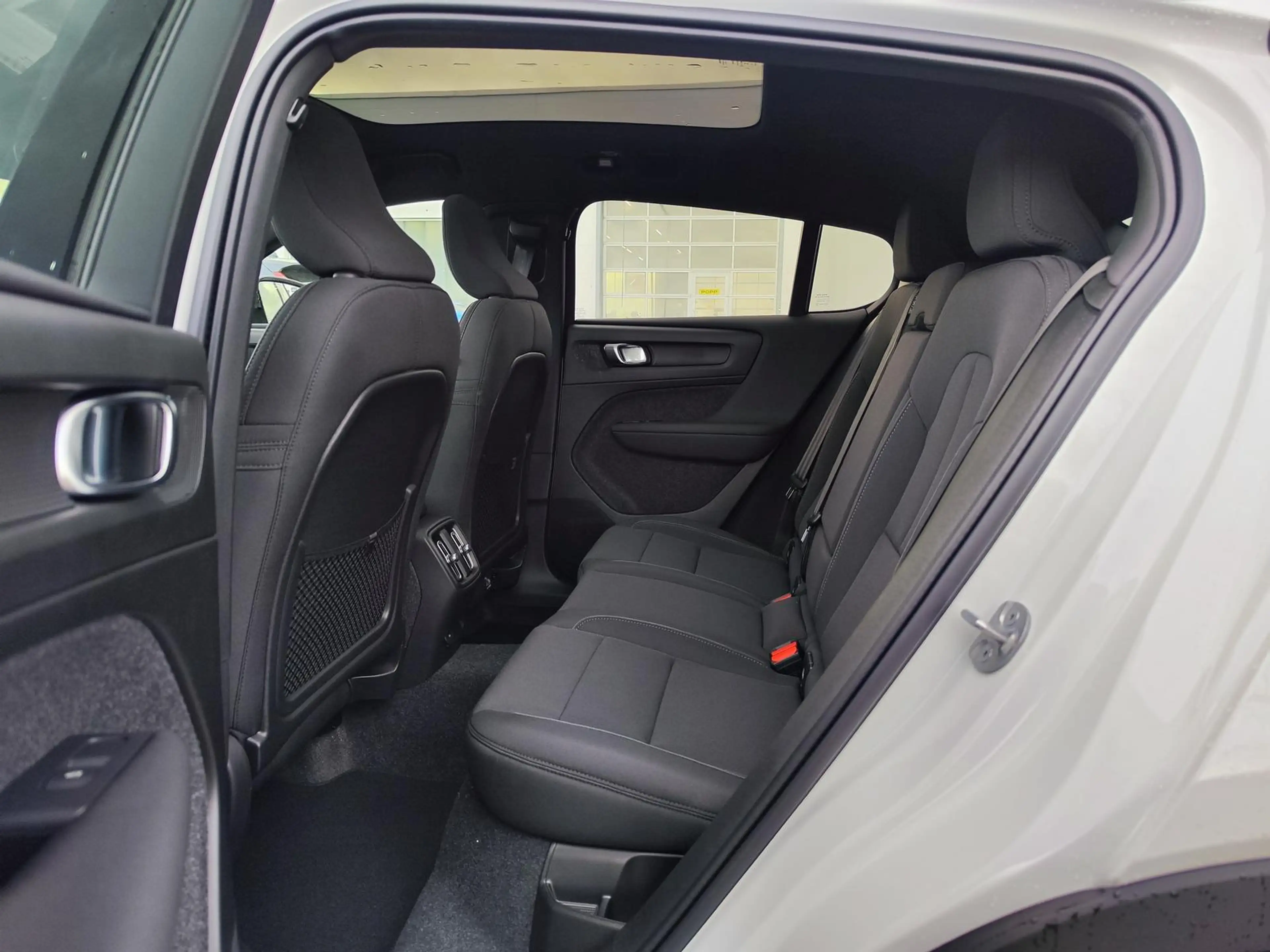 Volvo C40 EC40 Twin Motor AWD Plus LHZ SHZ WÄPU — photo 13