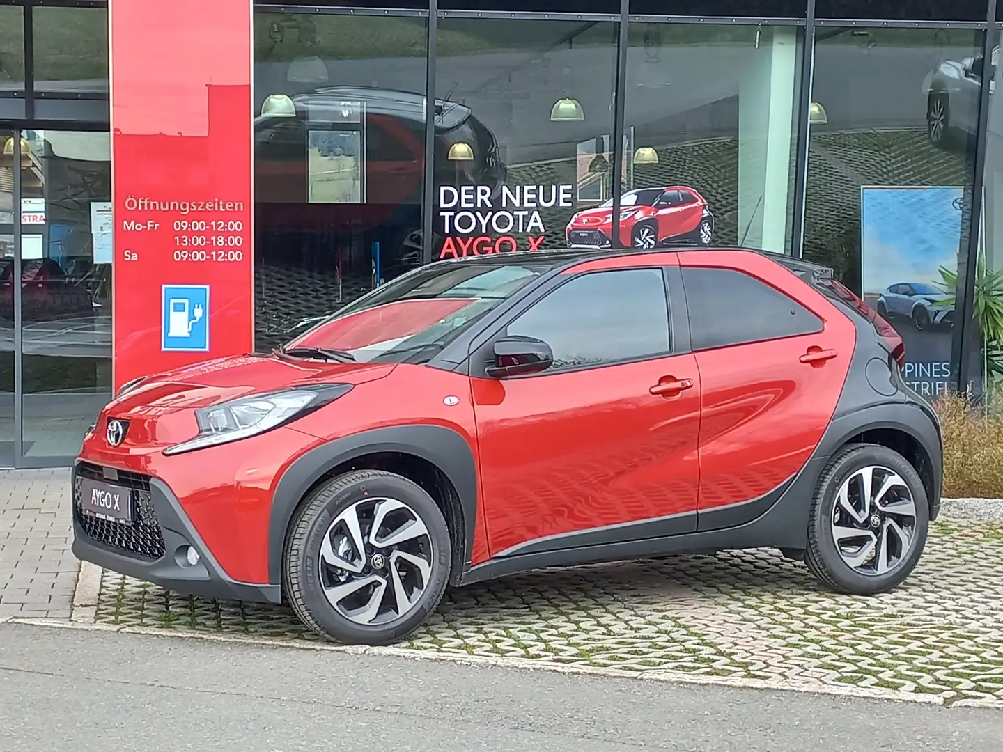 Toyota Aygo X 1,0 VVT-i Pulse Rojo - 1