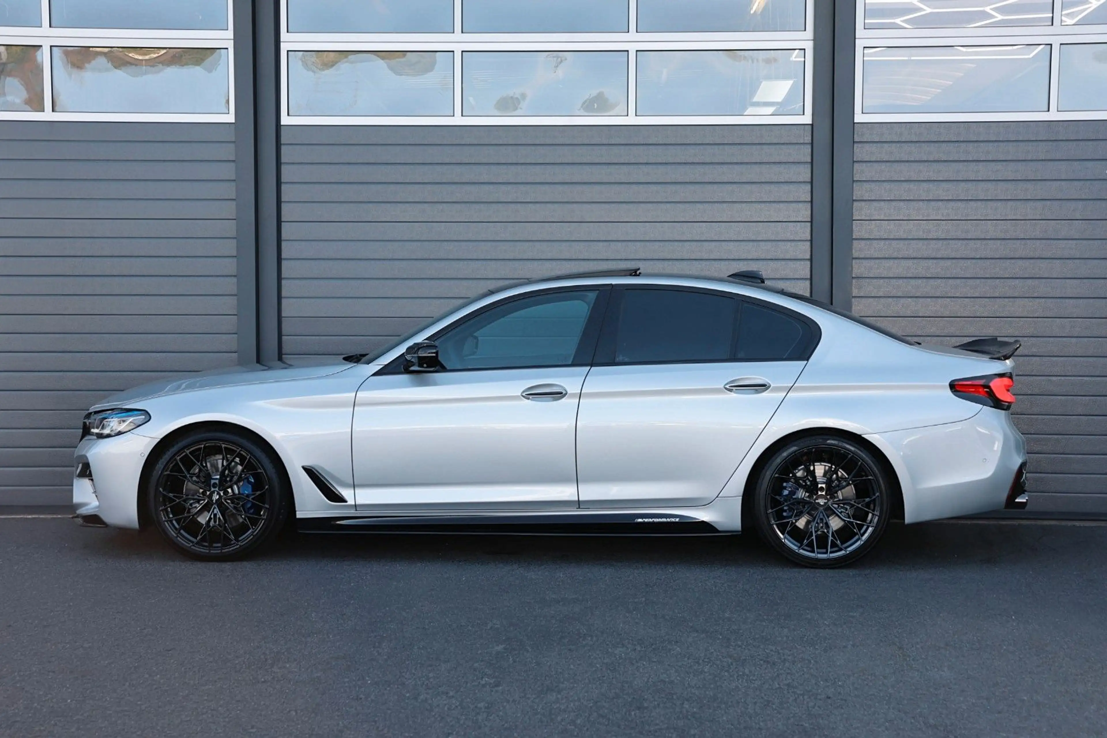 BMW 540 i xDrive M/ACC/LASER/HUD/360°/SHZ/TOTW/R20 — photo 4