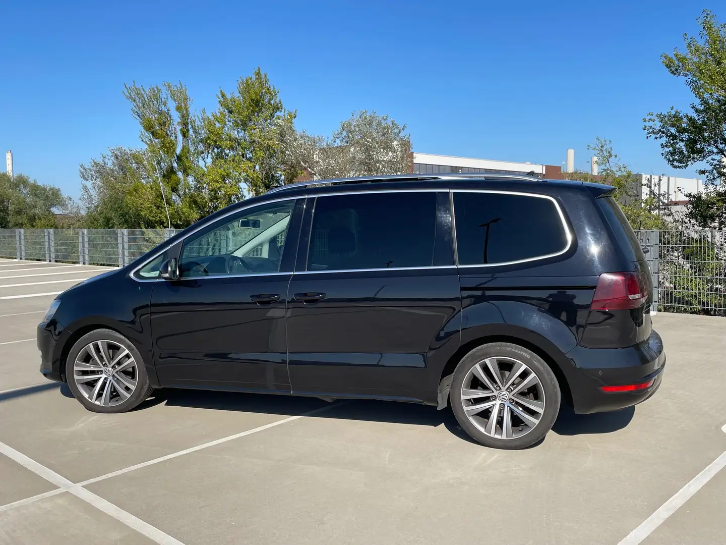 Volkswagen Sharan Sharan Diesel 2.0 TDI 177PS Highline PAN AHG 7Si. Schwarz - 2