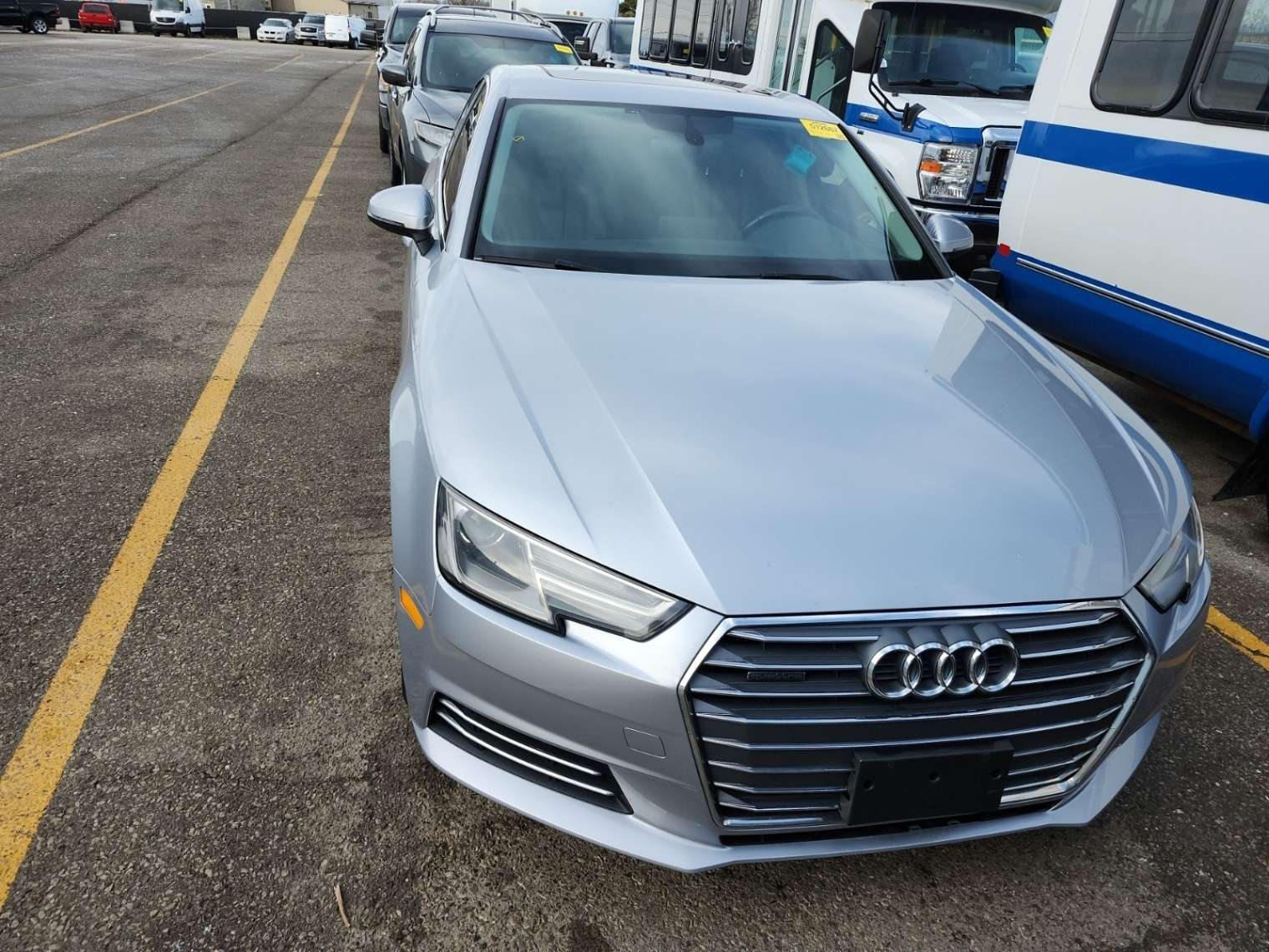 2017 Audi A4 4dr Sdn Auto Komfort quattro thumb 9
