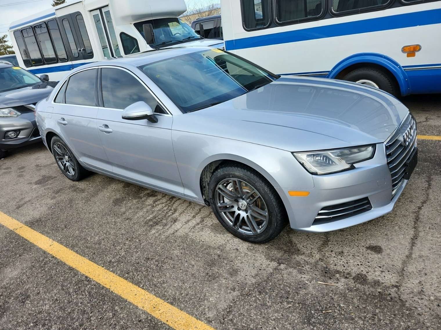 2017 Audi A4 4dr Sdn Auto Komfort quattro thumb 10