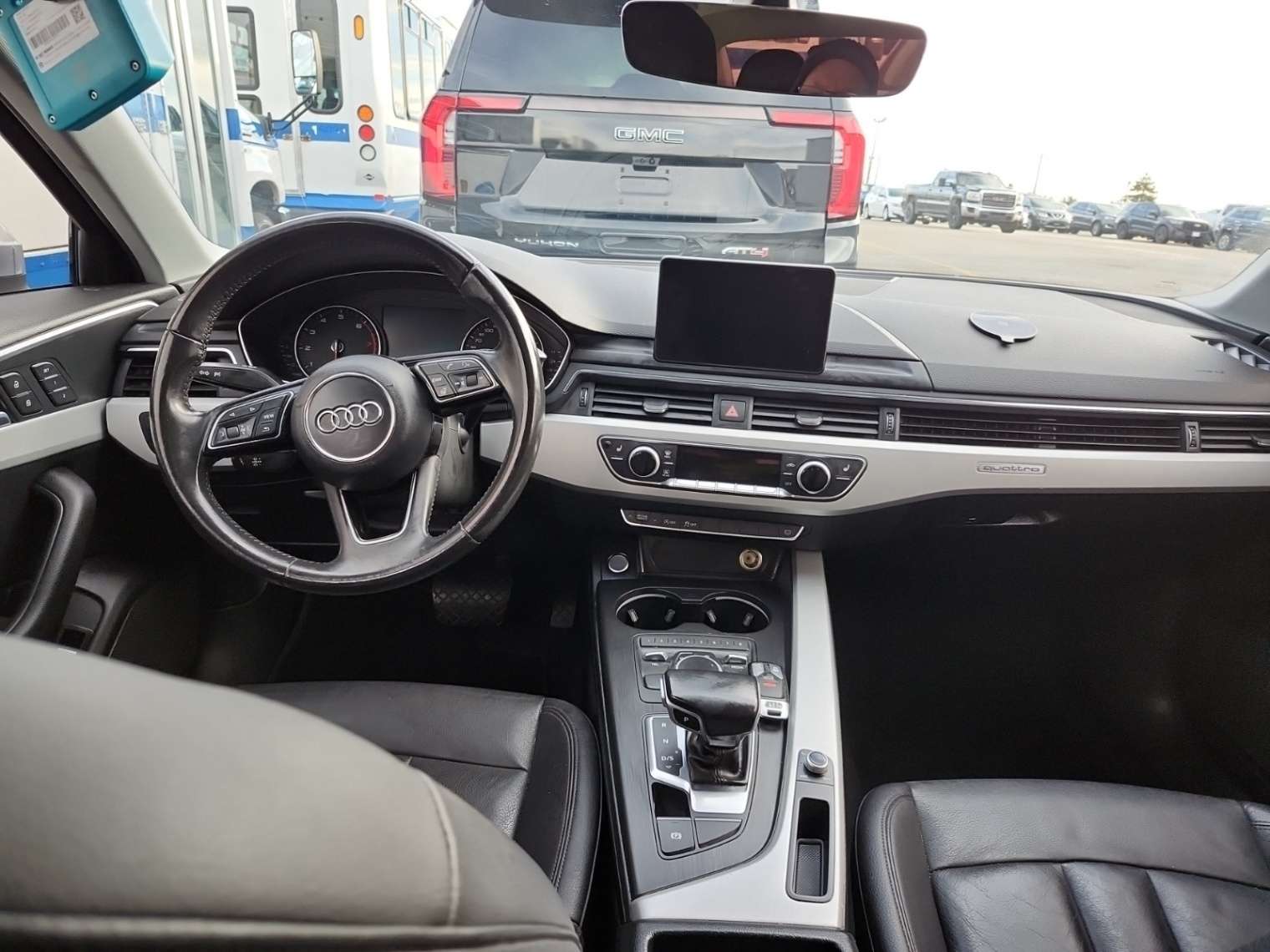 2017 Audi A4 4dr Sdn Auto Komfort quattro thumb 14