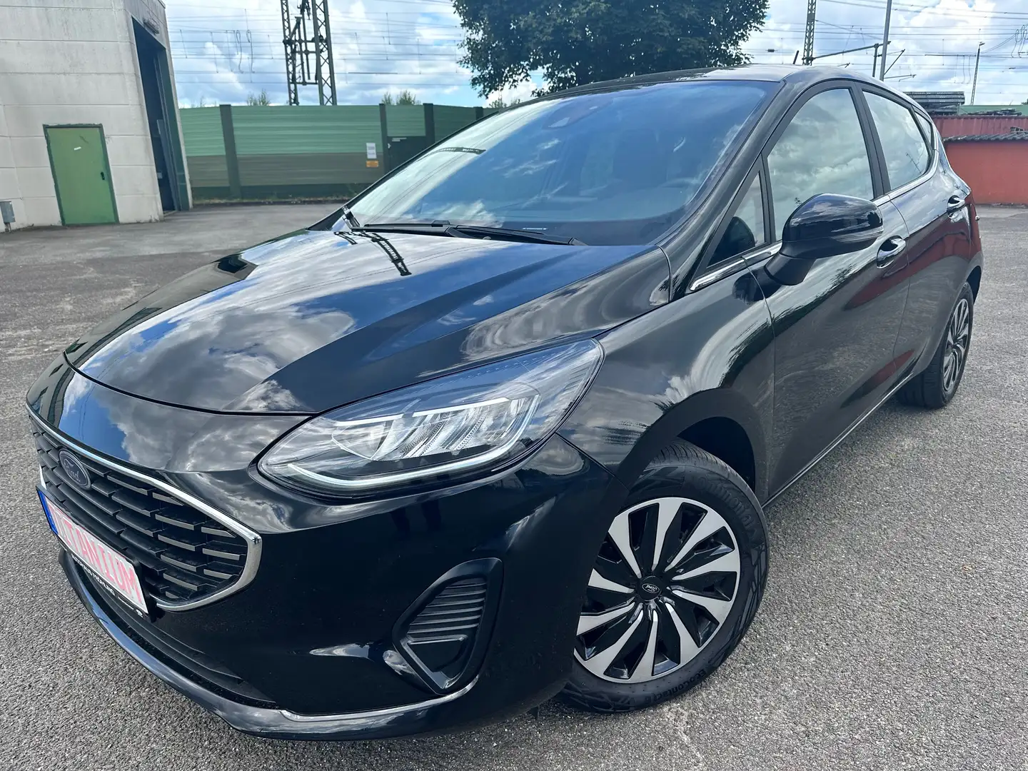 Ford Fiesta Titanium MHEV, LED, Klimaautomatik Schwarz - 1
