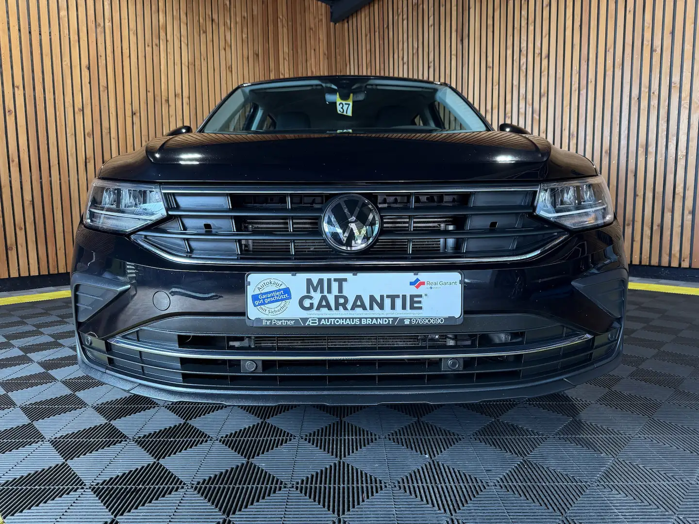 Volkswagen Tiguan 2,0 TSI 4Motion Life DSG Navi*ACC*LED*AHK Schwarz - 2