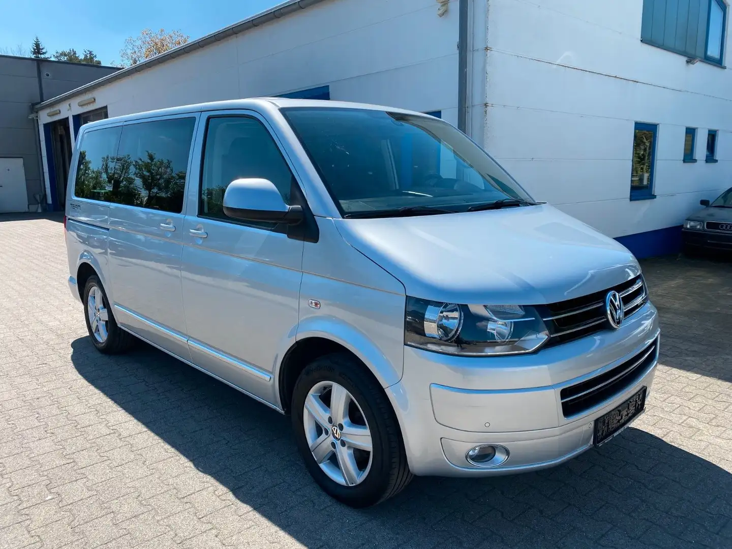 Volkswagen T5 Multivan Plateado - 2