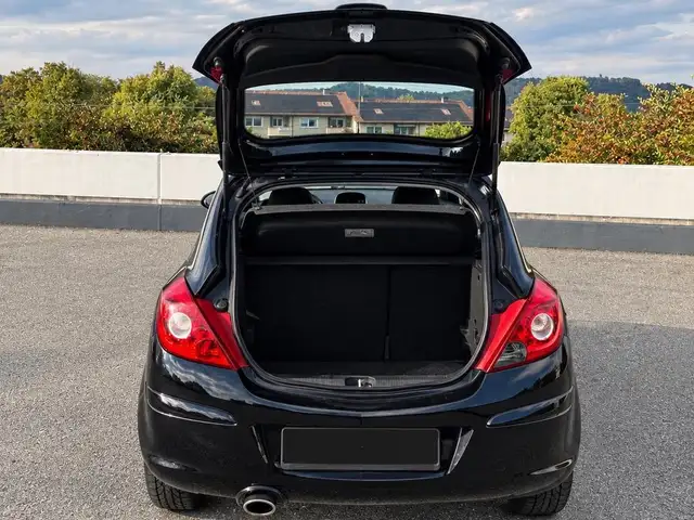 Opel Corsa view 9