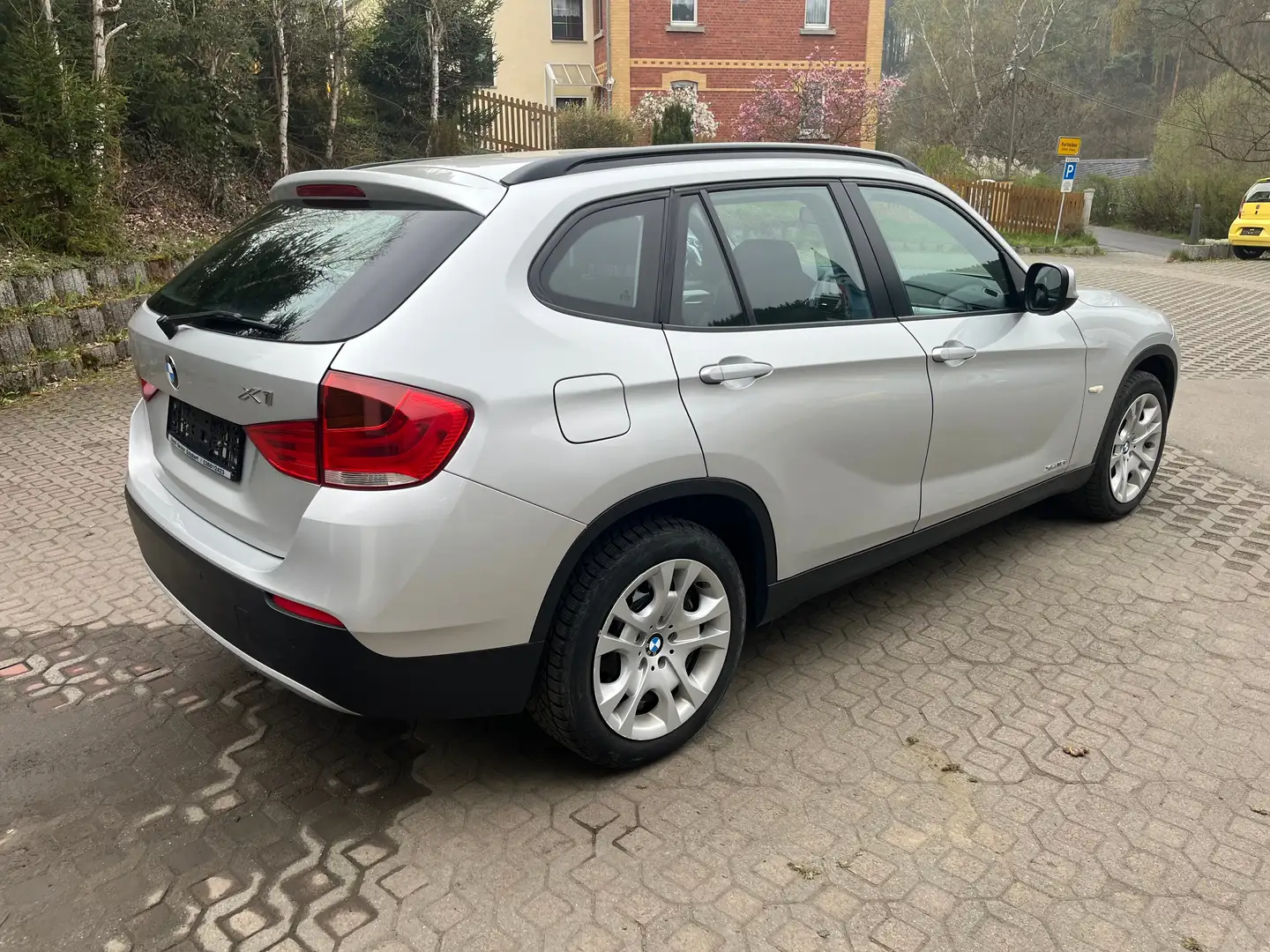 BMW X1 18 d xDrive,Standheizung,Navi Grau - 2