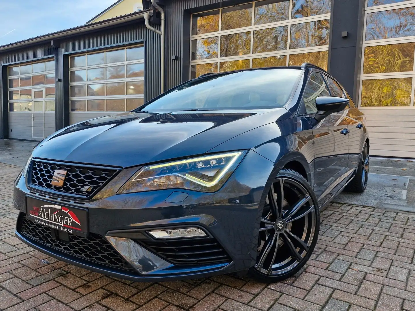 CUPRA Leon ST 300 4 Drive 2.Hand LED Grau - 1
