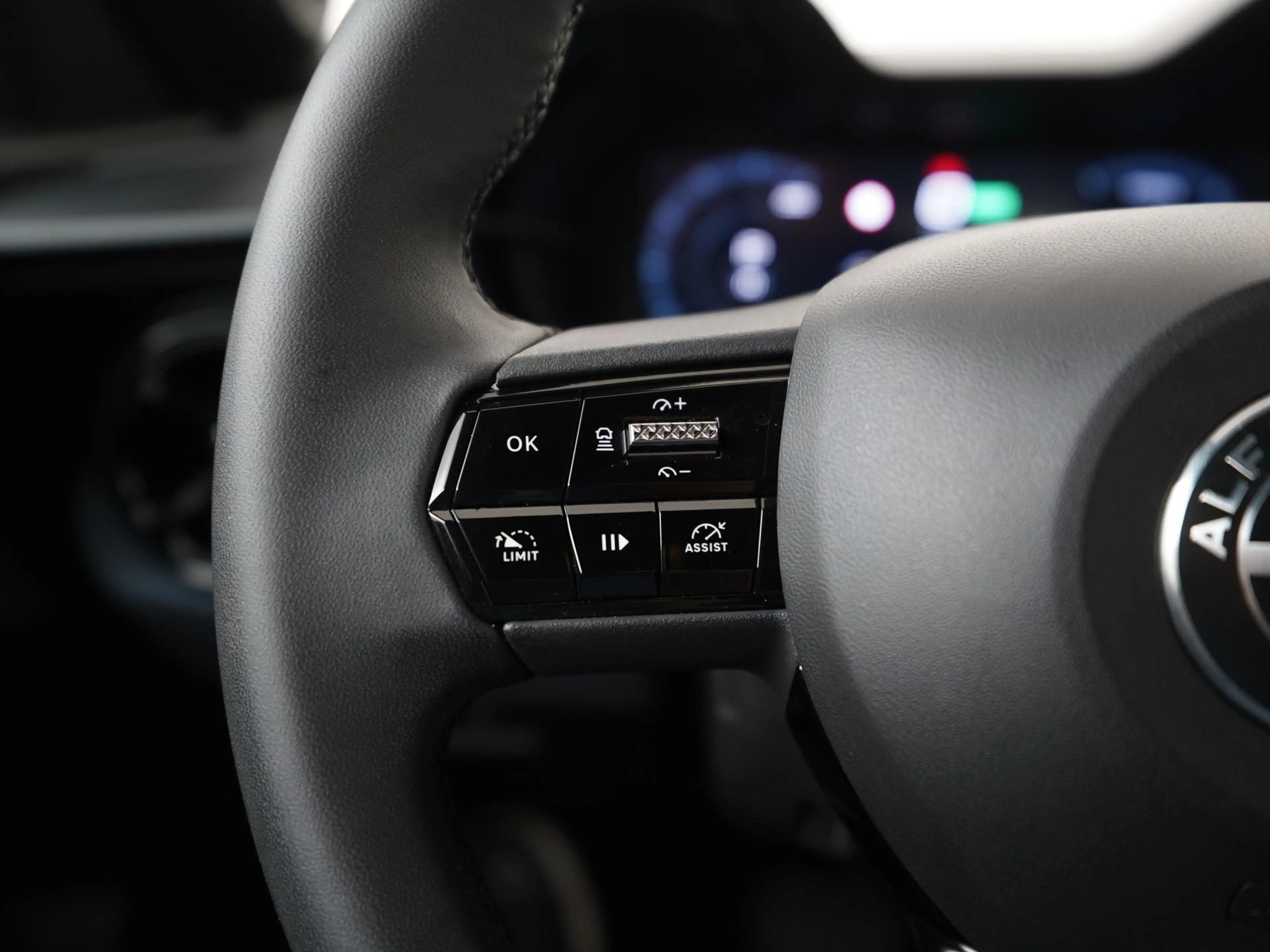 Alfa Romeo Junior Elettrica 54 kWh | SOH 96% | Carplay | Adaptive Cu — photo 7