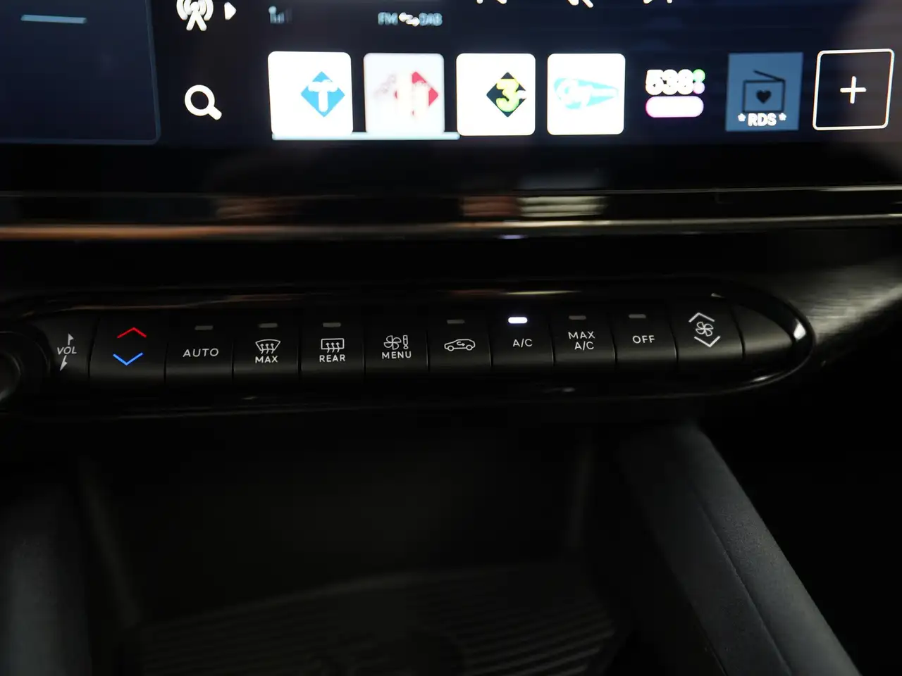 Alfa Romeo Junior 2025 — фото 11