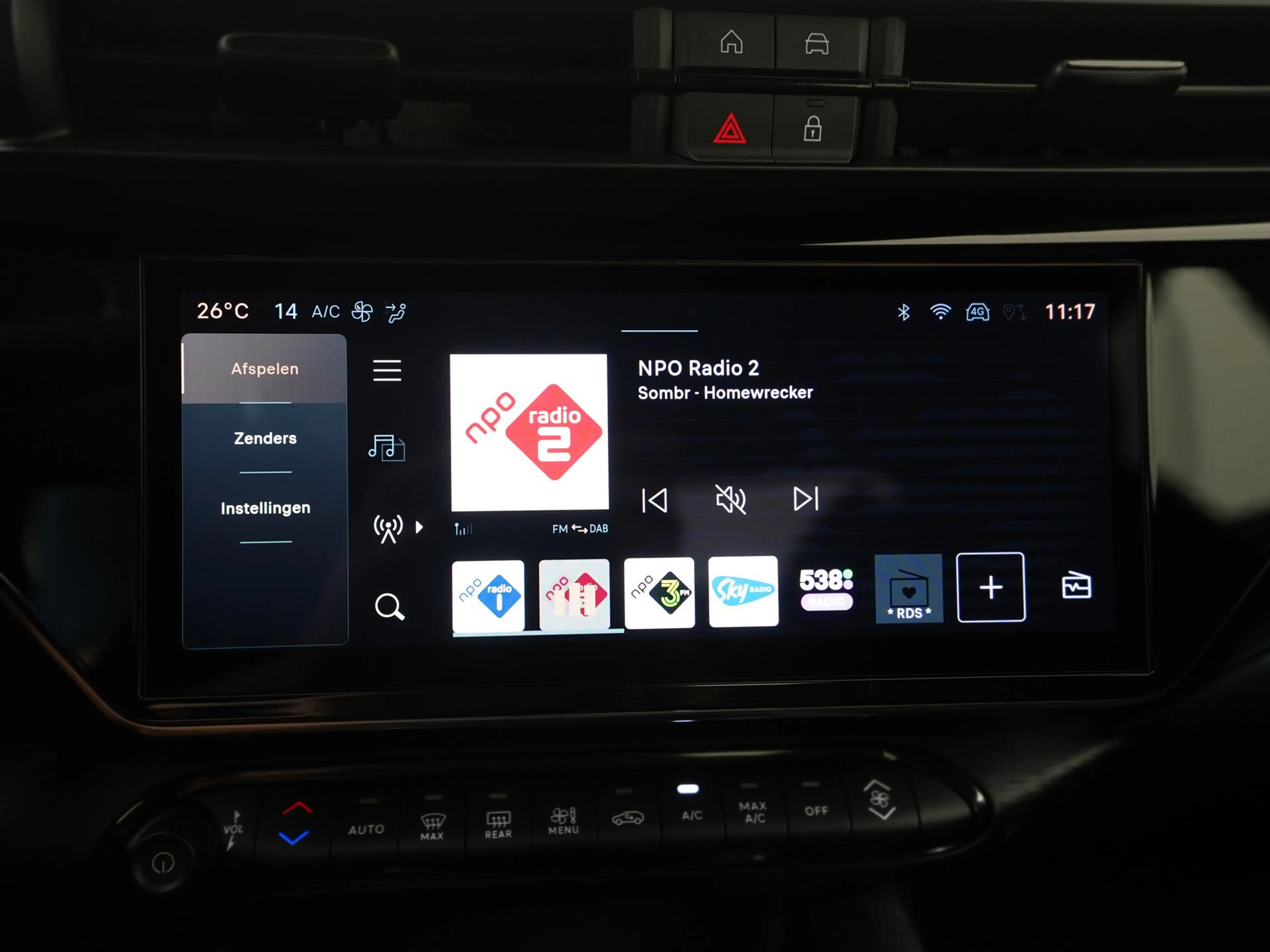 Alfa Romeo Junior Elettrica 54 kWh | SOH 96% | Carplay | Adaptive Cu — photo 12