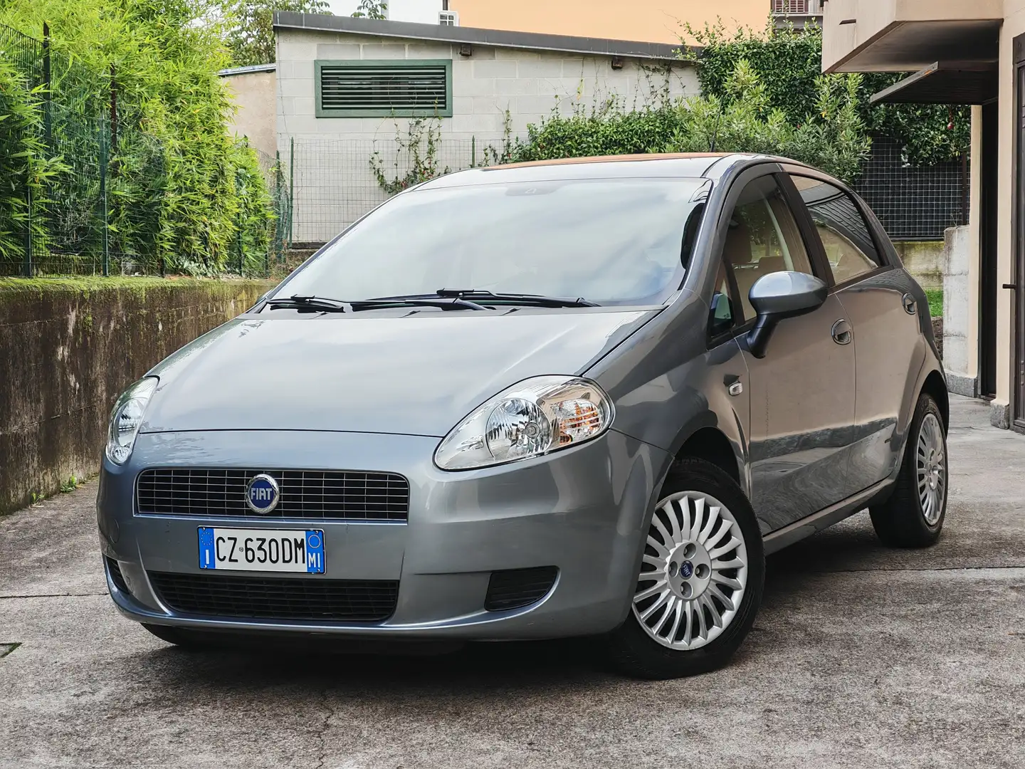 Fiat Grande Punto 1.4 BENZINA 77cv / 36.800km / Uniproprietario Grigio - 2