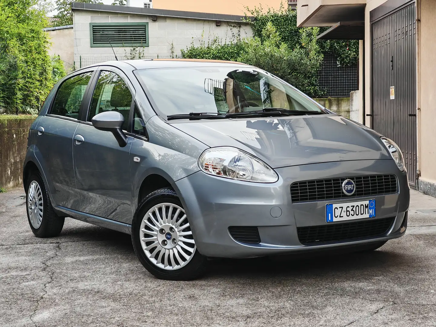Fiat Grande Punto 1.4 BENZINA 77cv / 36.800km / Uniproprietario Grigio - 1