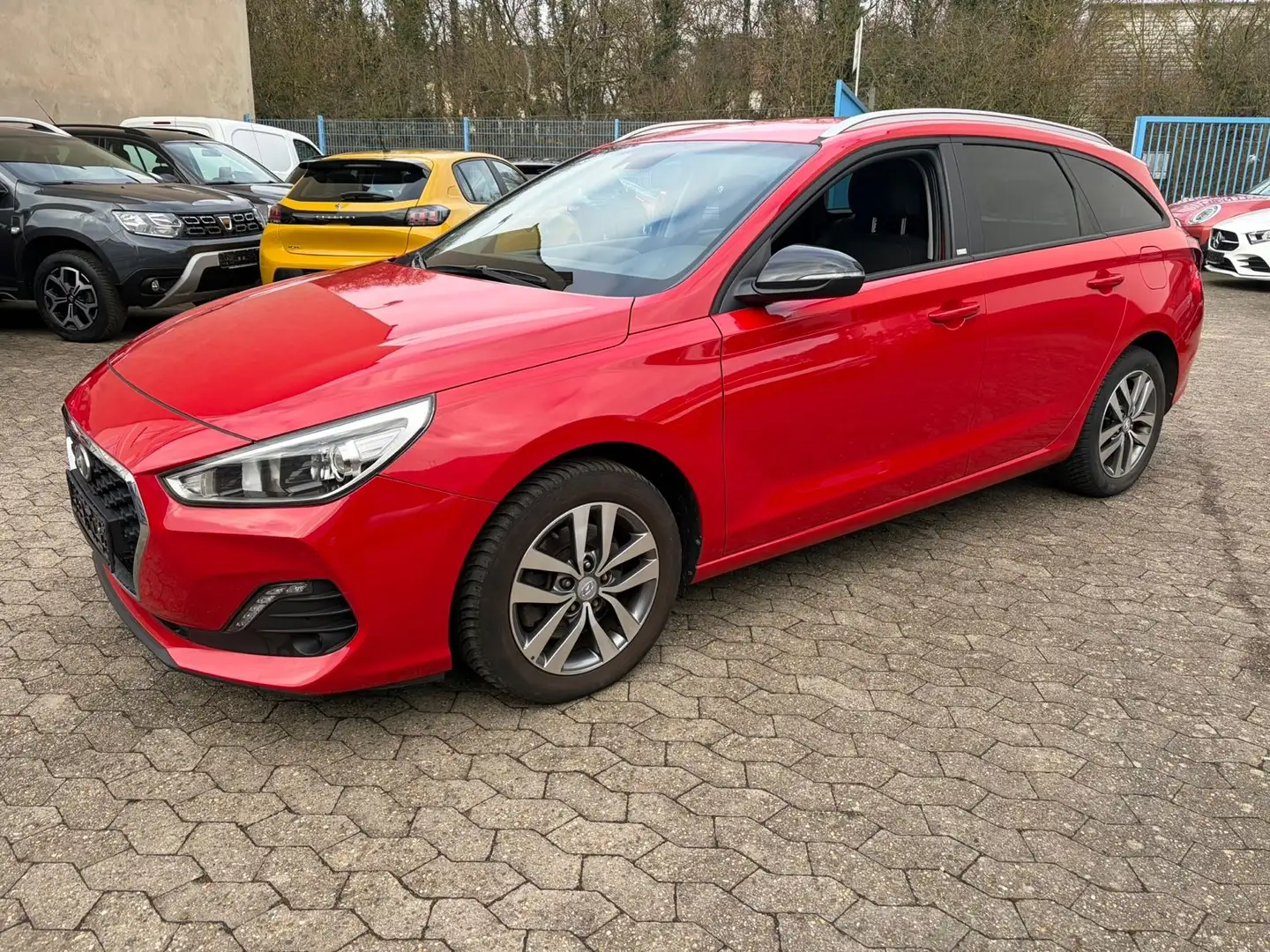 Hyundai i30 cw YES! Sitz-Lenkradhzg/Navi/Kamera/Carplay Rot - 1