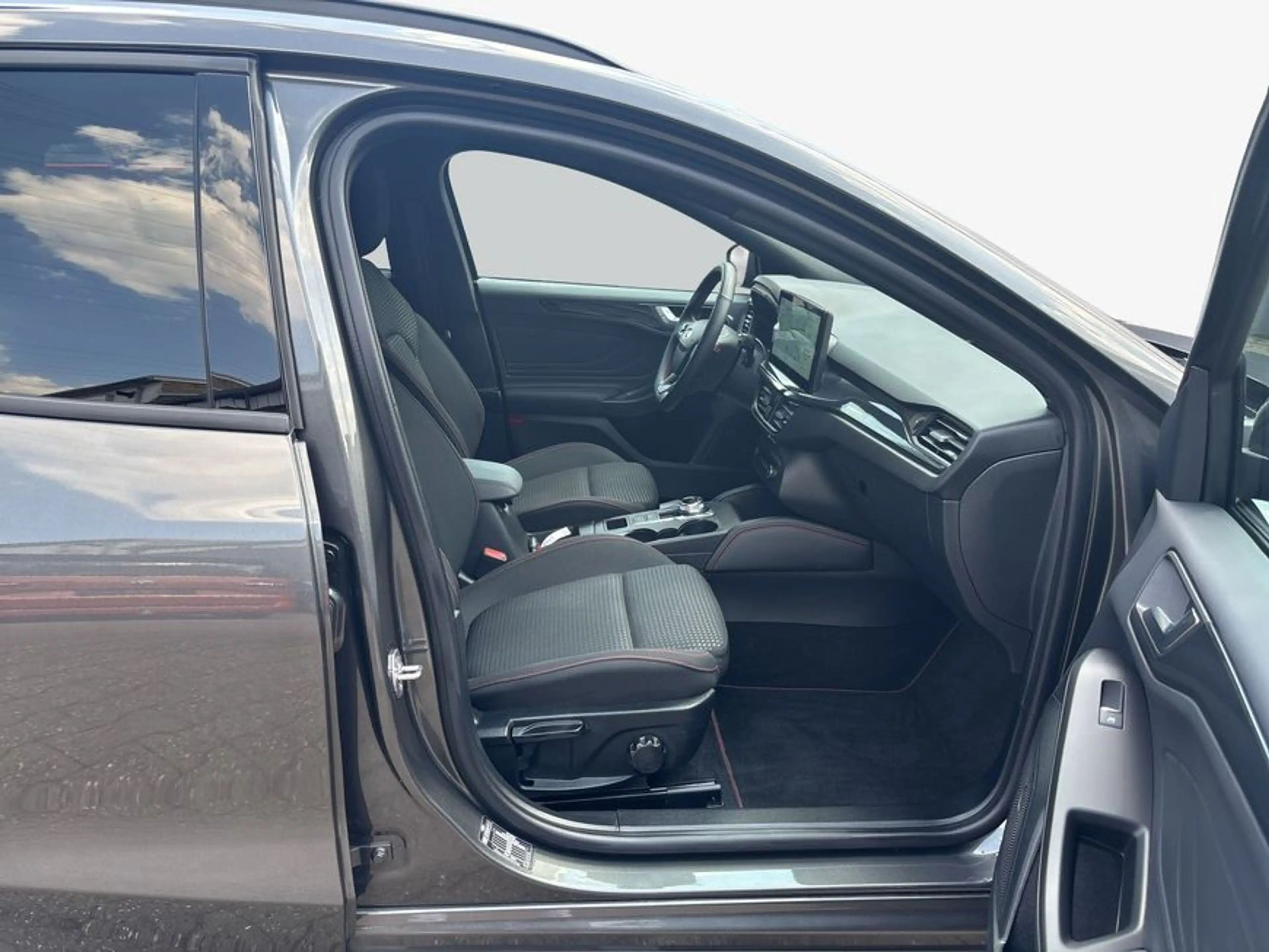Ford Focus Turnier 1.5 EcoBlue Start-Stopp-System Aut. — photo 11