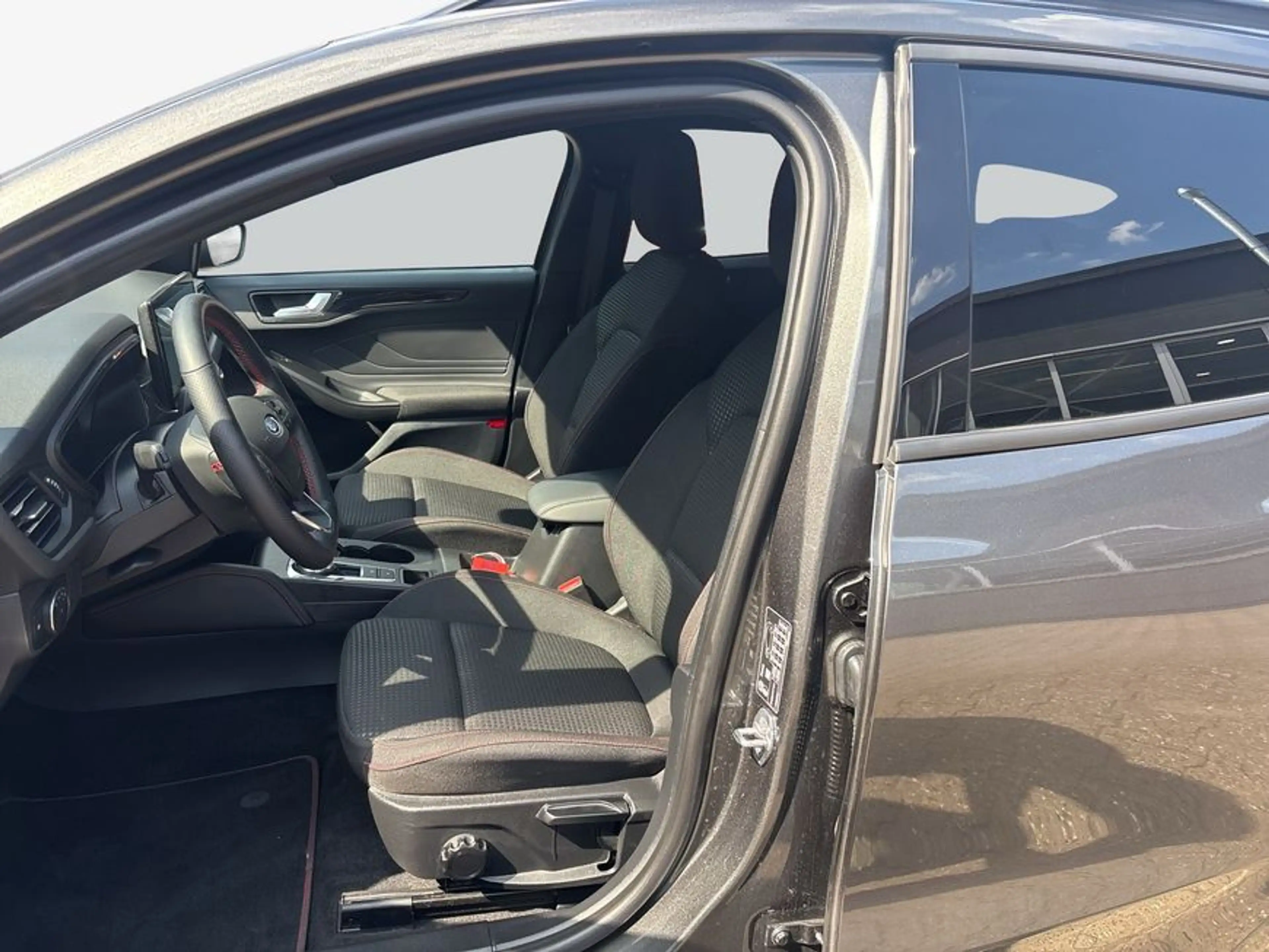 Ford Focus Turnier 1.5 EcoBlue Start-Stopp-System Aut. — photo 9