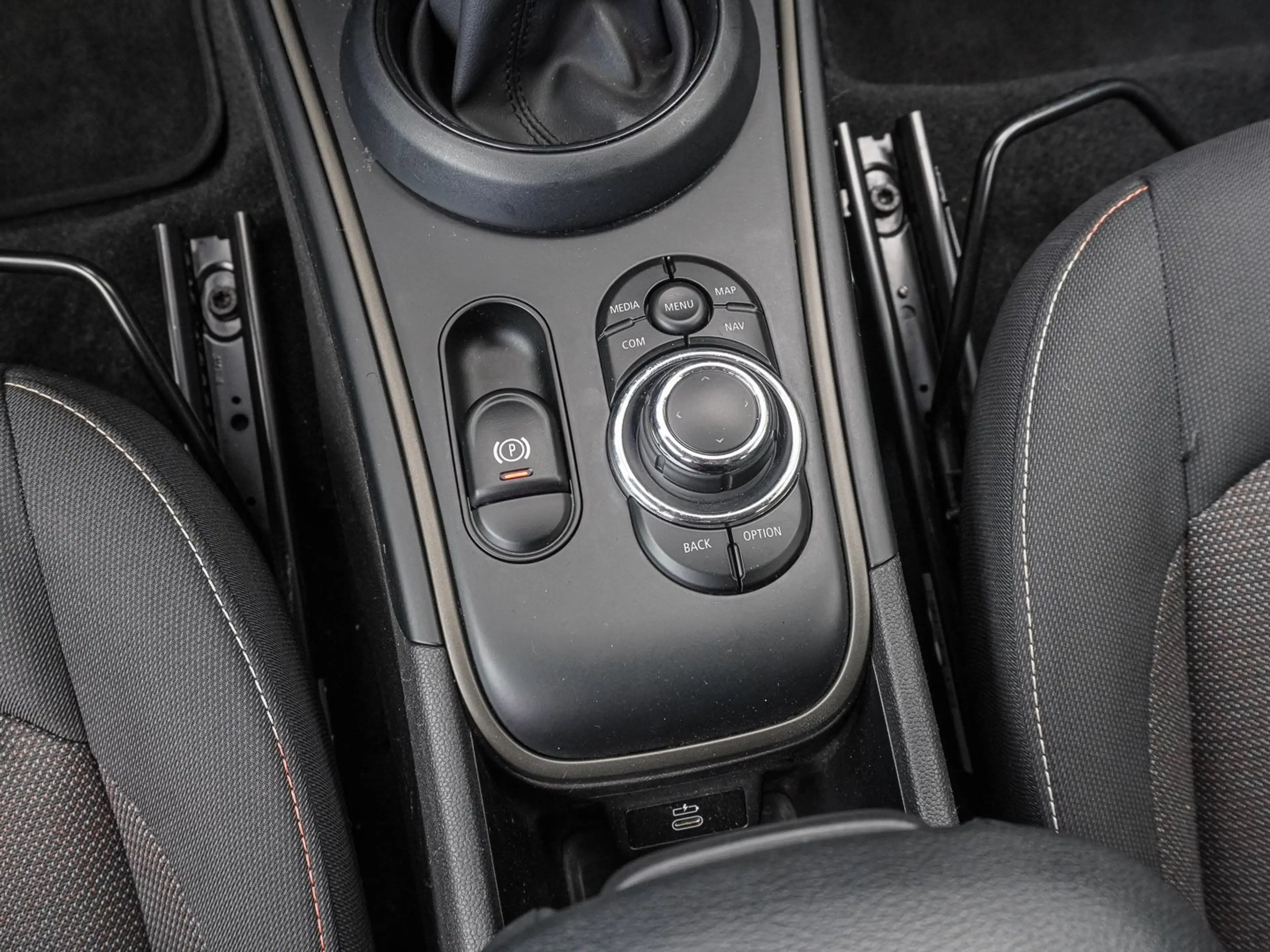 MINI Cooper SE Countryman Cooper SE ALL4 RFK NAVI LED PDC V+H DAB Klima — photo 13