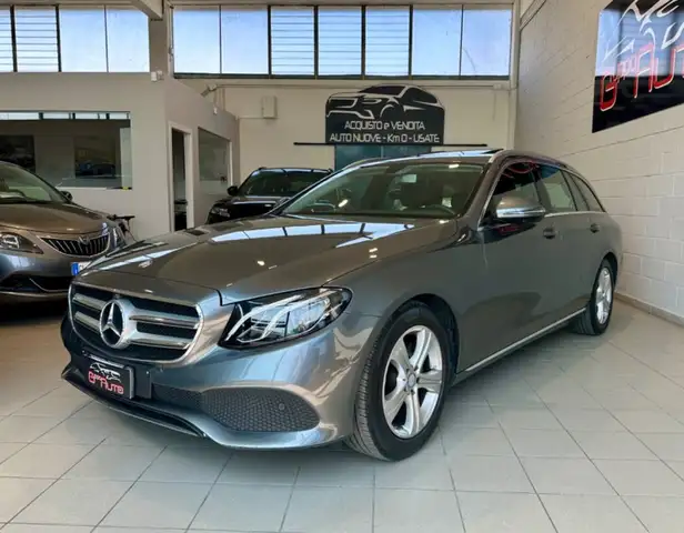 Mercedes-Benz E 220 d S.W. Auto Sport *TETTO*CAMERE 360*