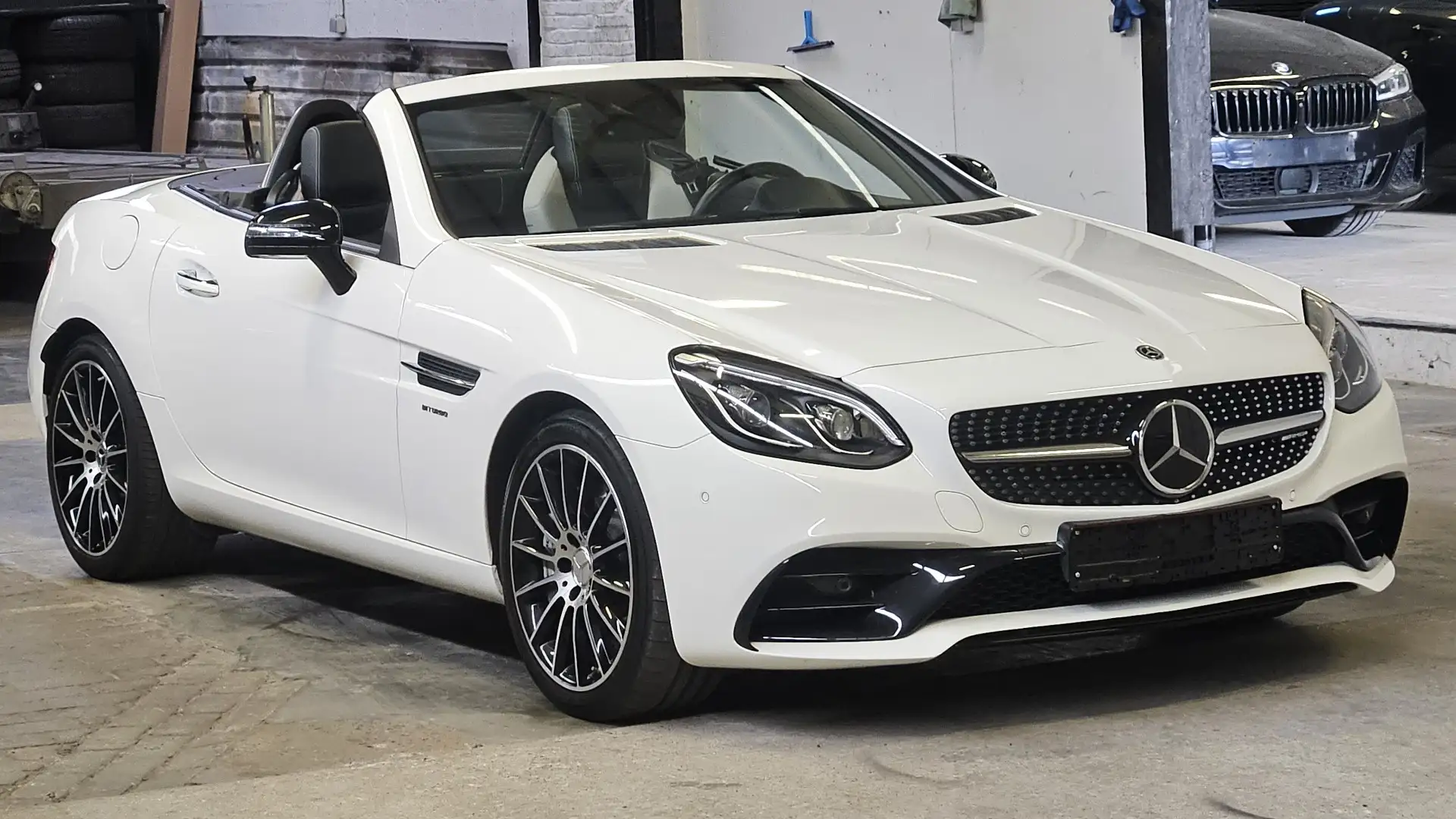 Mercedes-Benz SLC 43 AMG - 1