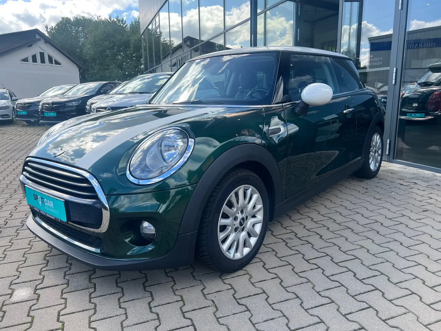 MINI Cooper +Chilli-Paket+Parkpilot+Sitzheizung+Visiual Boost Groen - 1