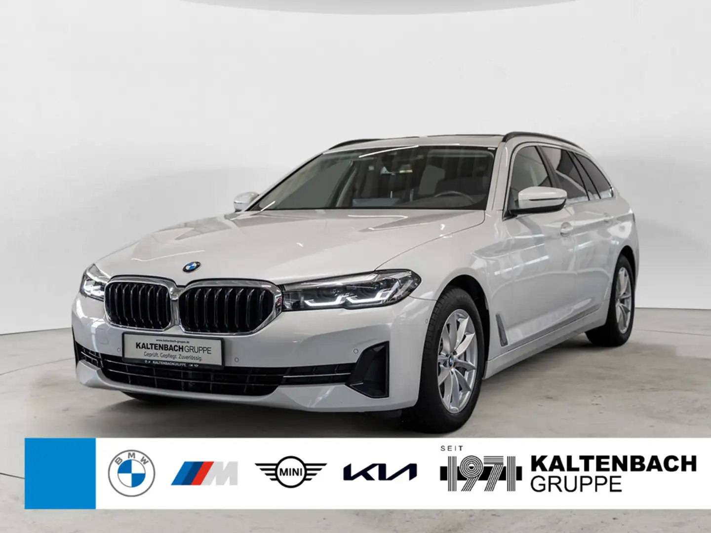 BMW 540 d Touring xDrive PANO HUD LED W-LAN NAVI Weiß - 1