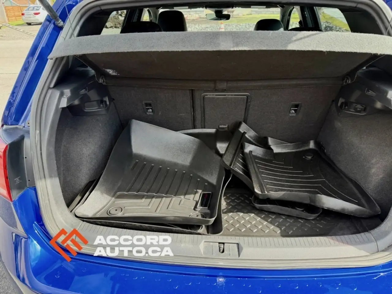 Volkswagen Golf R снимка Volkswagen Golf R