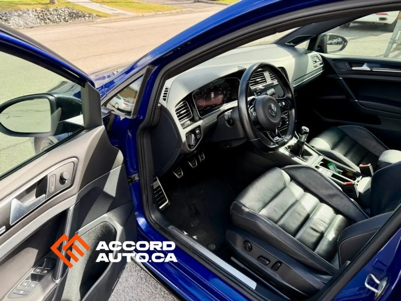 Volkswagen Golf R снимка Volkswagen Golf R